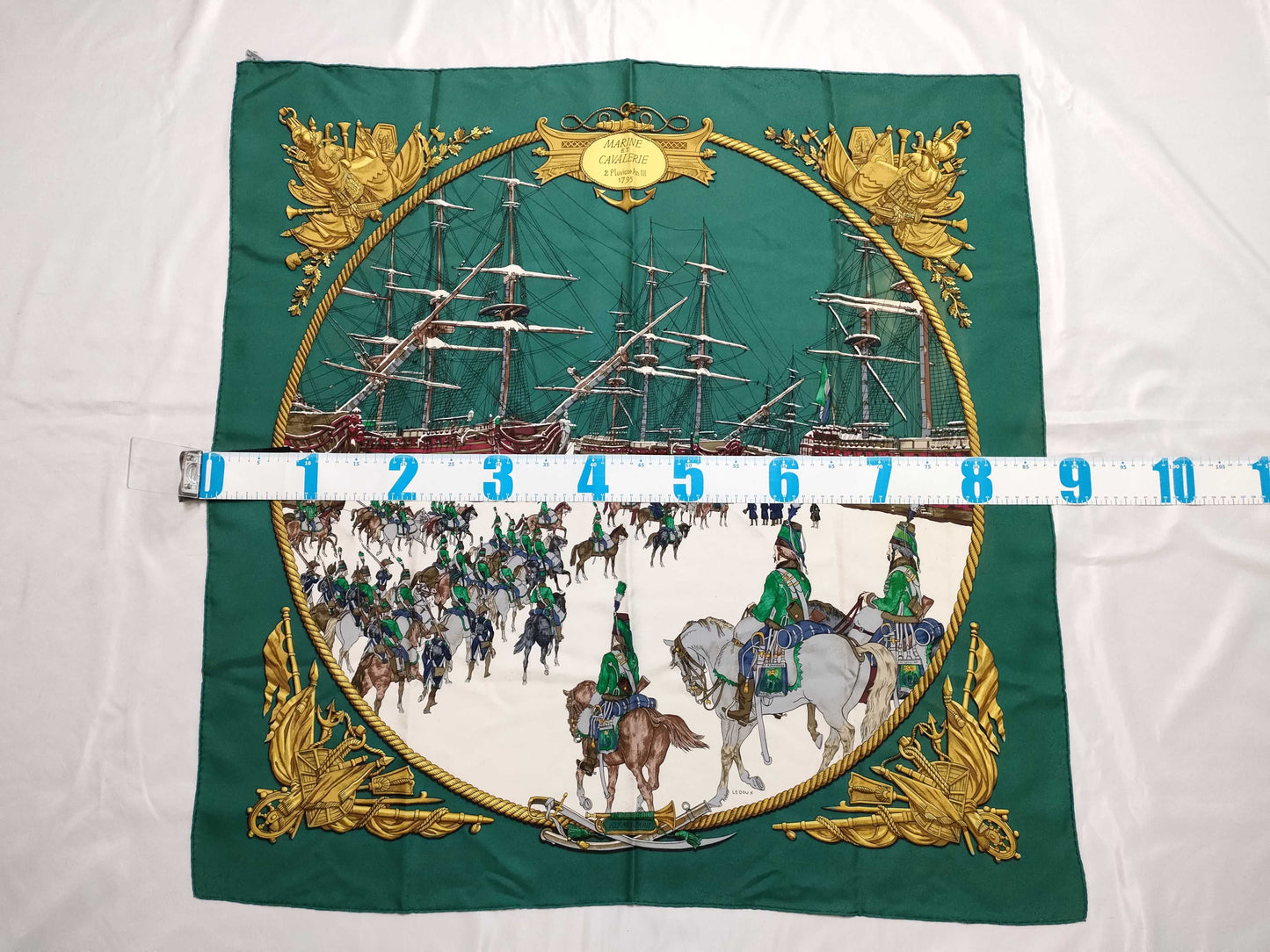 HERMES Carré 90 Marine et Cavalerie Scarf