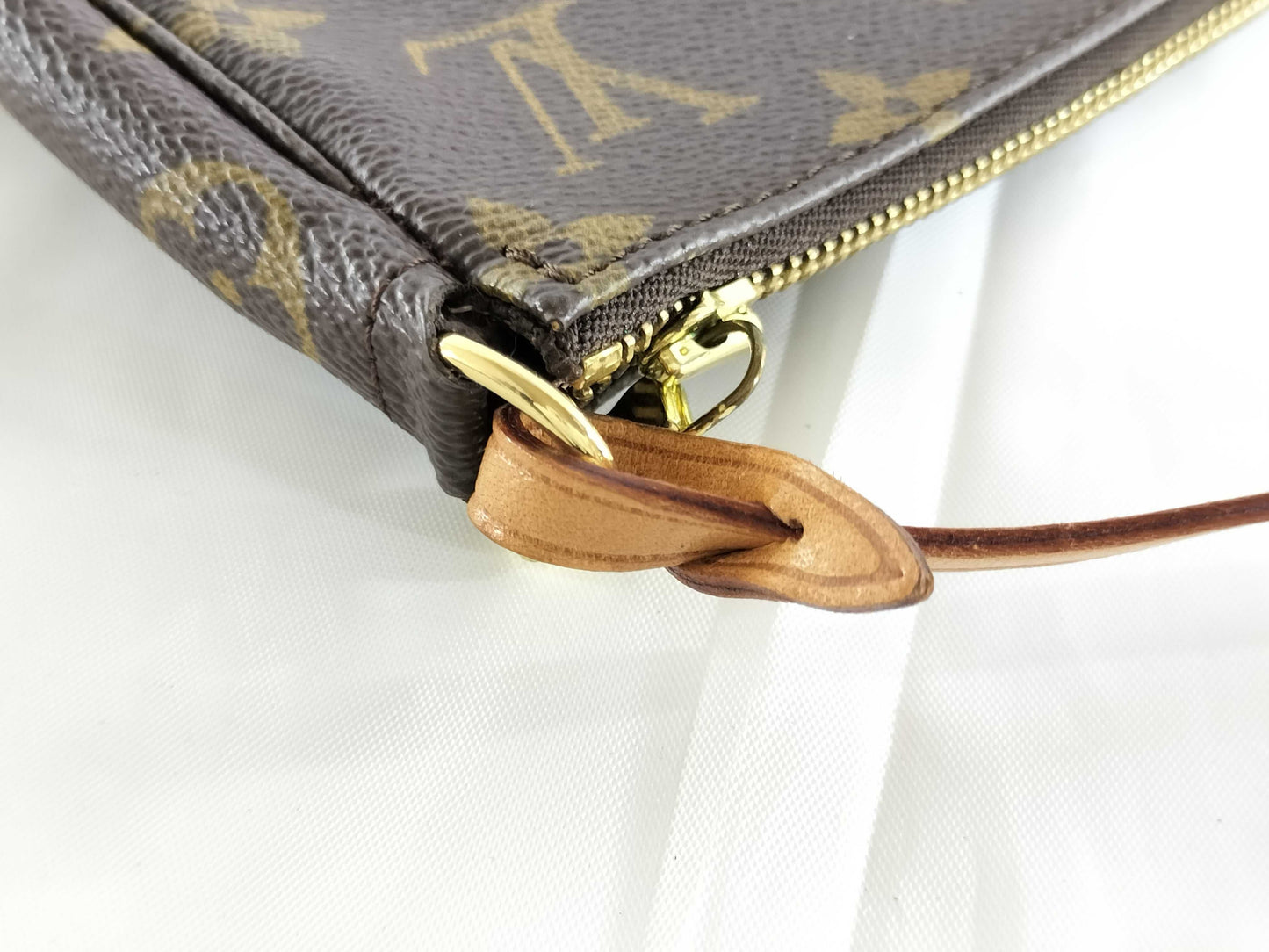 LOUIS VUITTON Monogram Pochette Accessoires Pouch