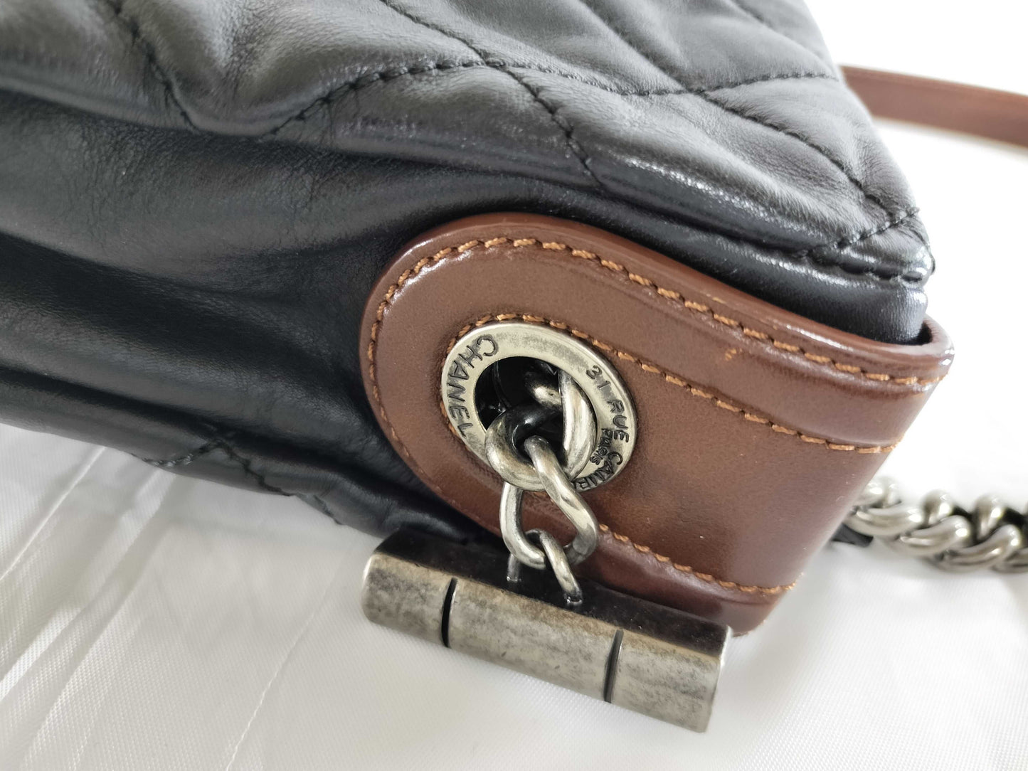 CHANEL Calfskin Quilted Chain Shoulder Bag