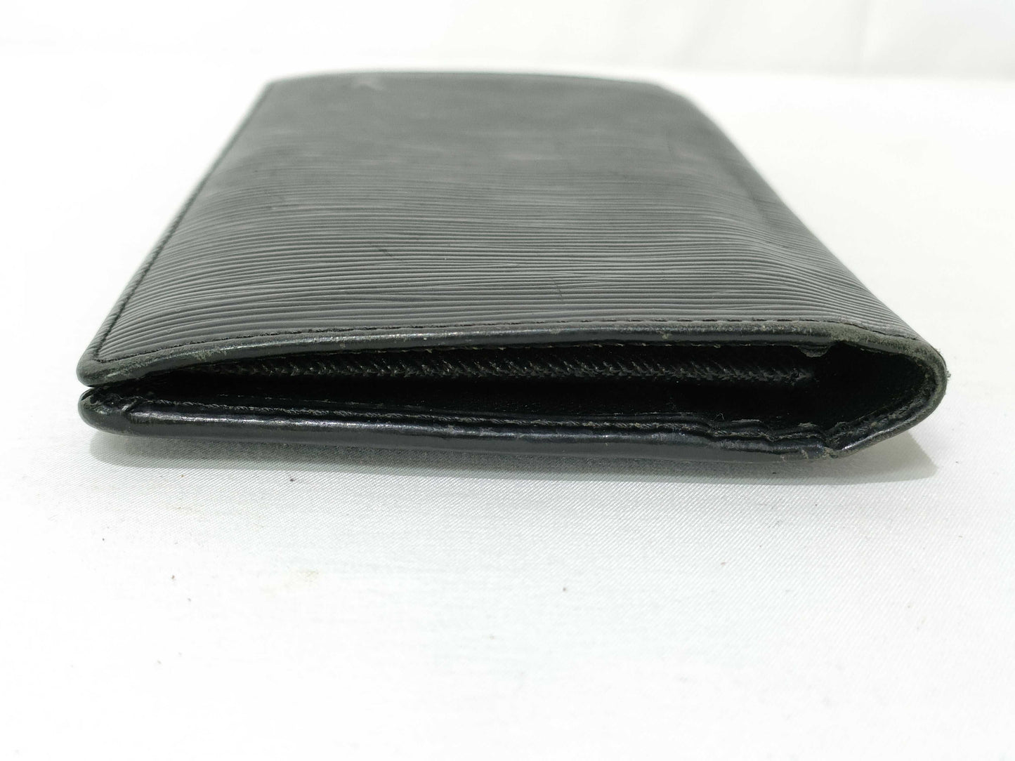 LOUIS VUITTON Epi Epi Portefeuille Brazza Wallet