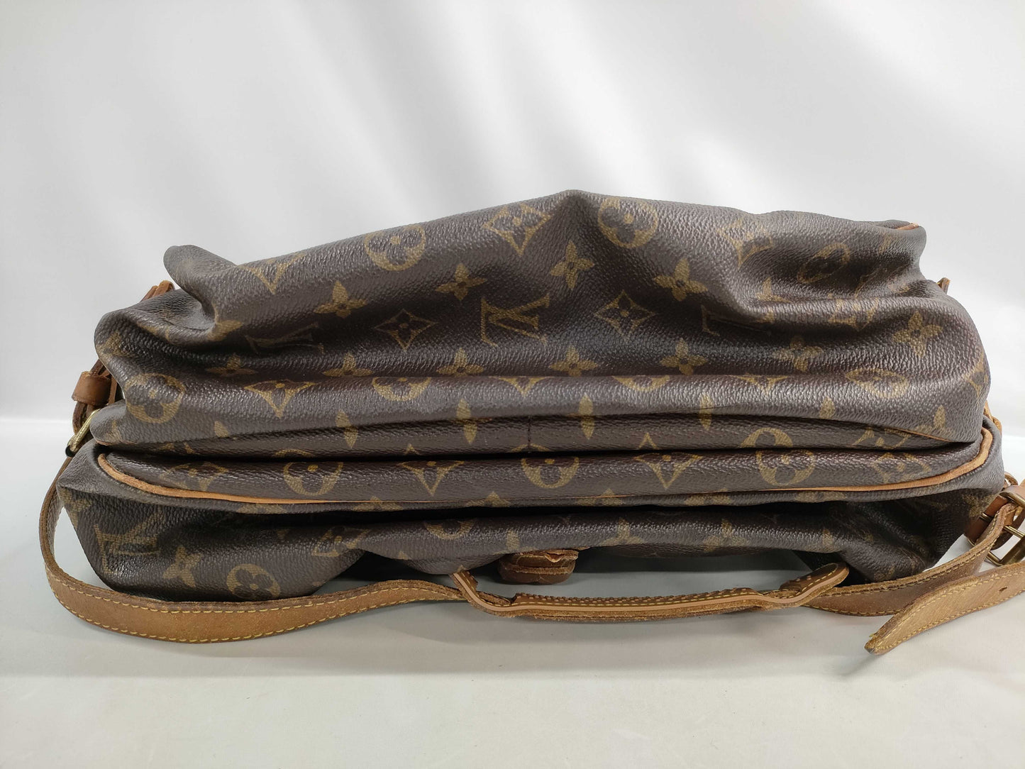 LOUIS VUITTON Monogram M42254 Saumur 35 Shoulder Bag