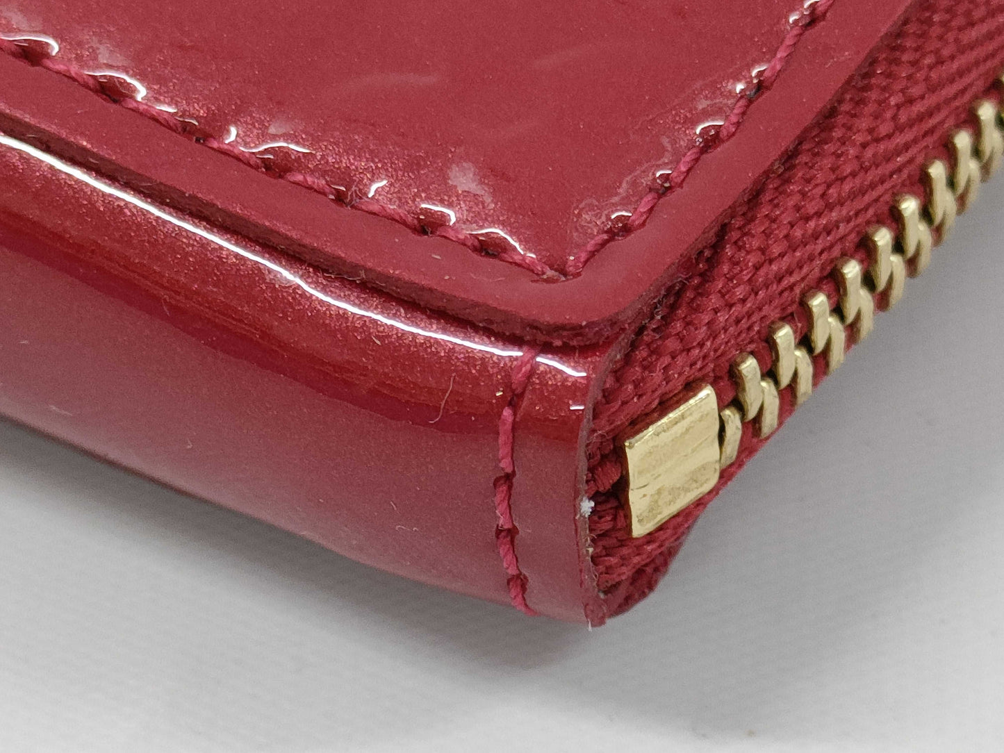LOUIS VUITTON M93562 Vernis Porte Monnaie Cool Red Heart Coin Case