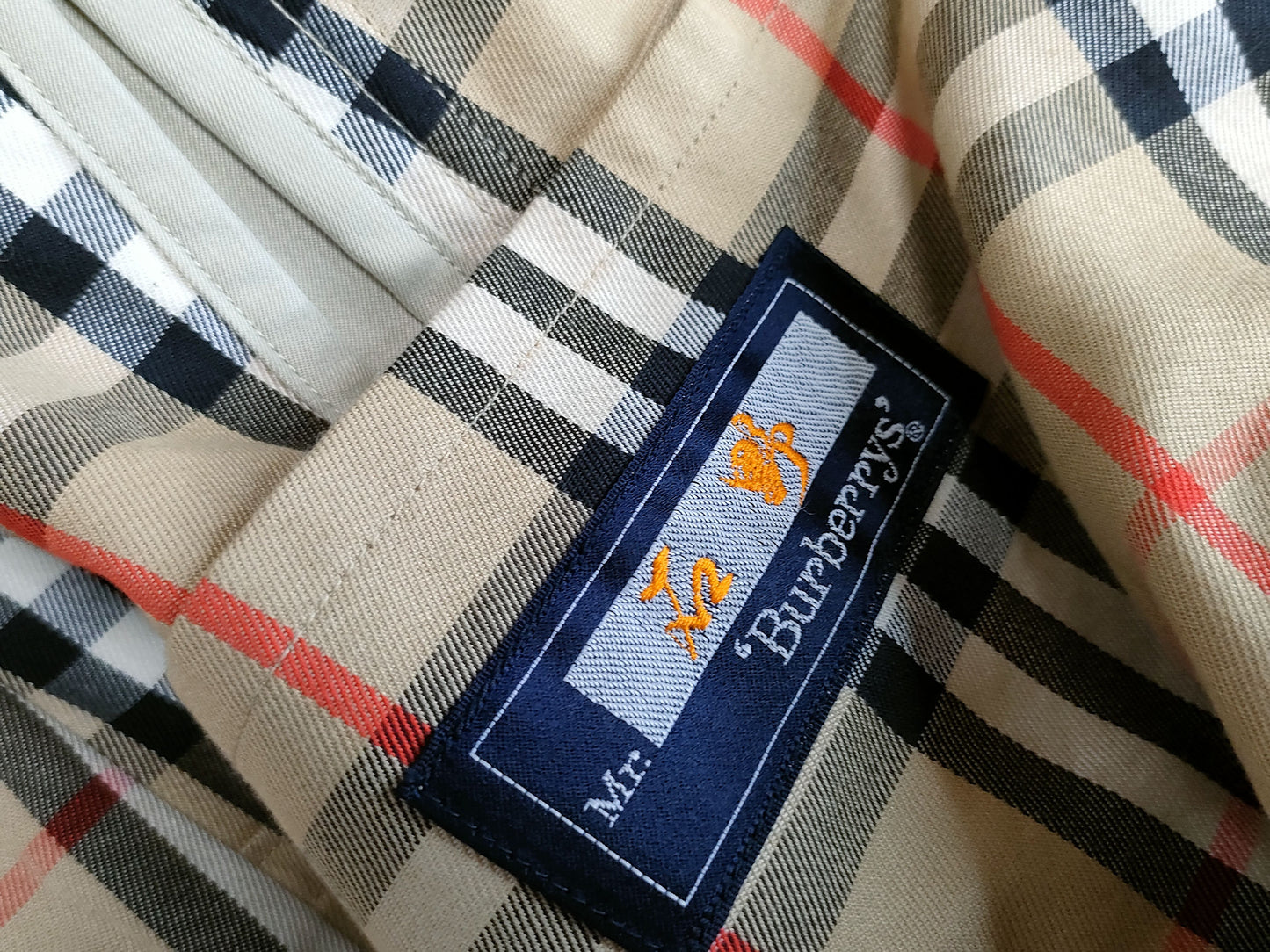 BURBERRY Trench Coat