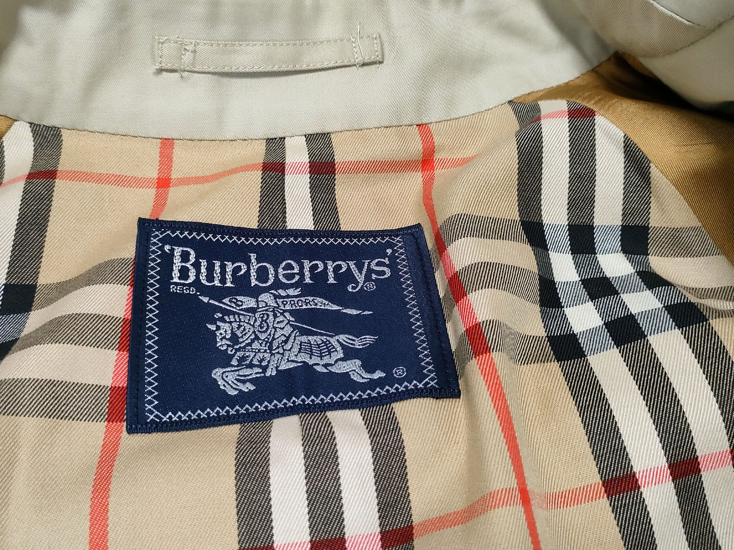 BURBERRY Trench Coat