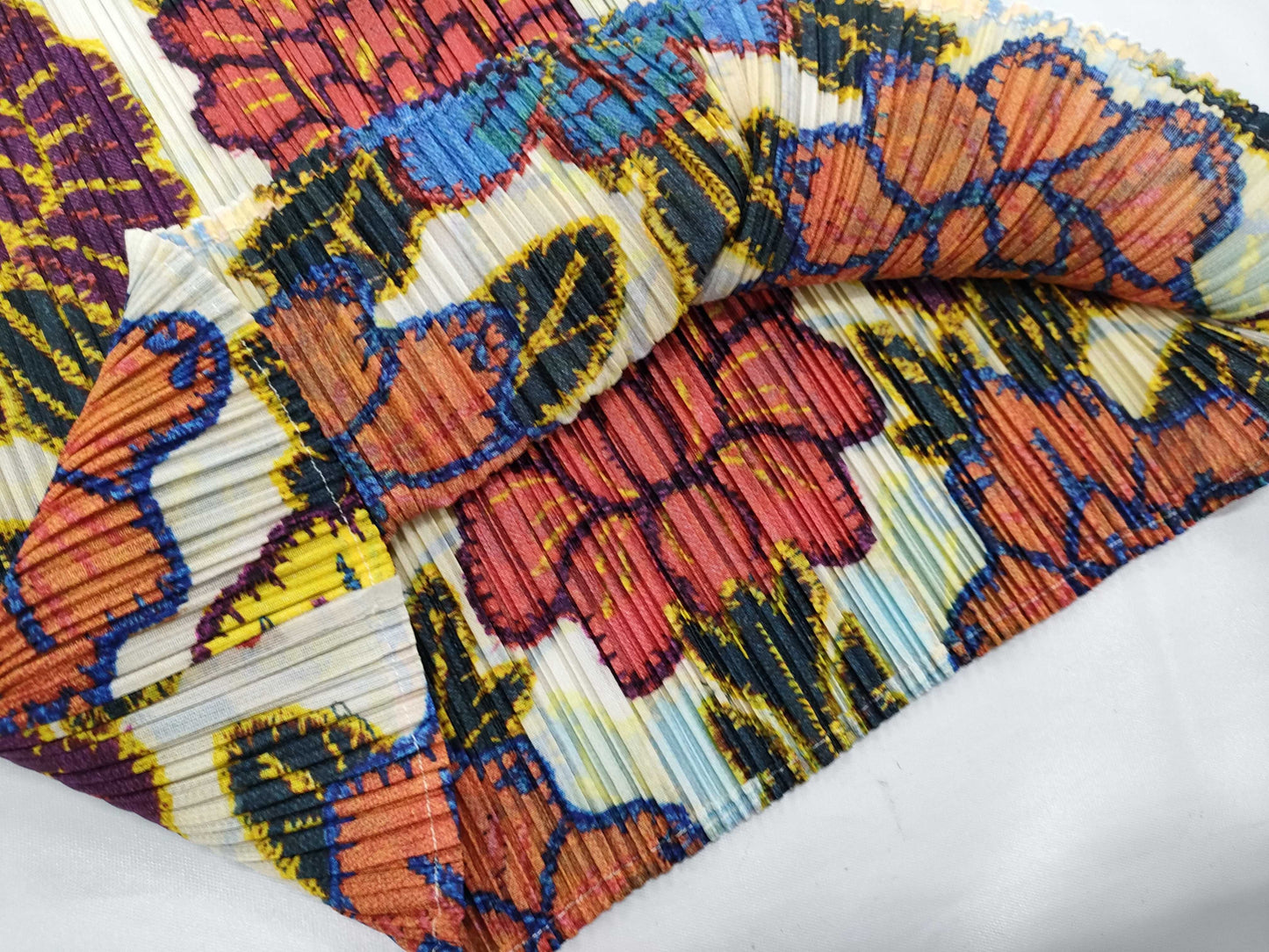 ISSEY MIYAKE Pleats Please Floral Print Top