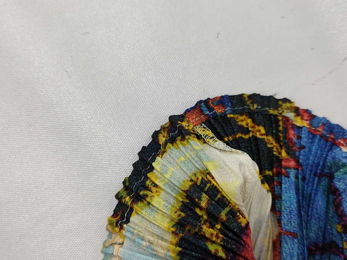 ISSEY MIYAKE Pleats Please Floral Print Top