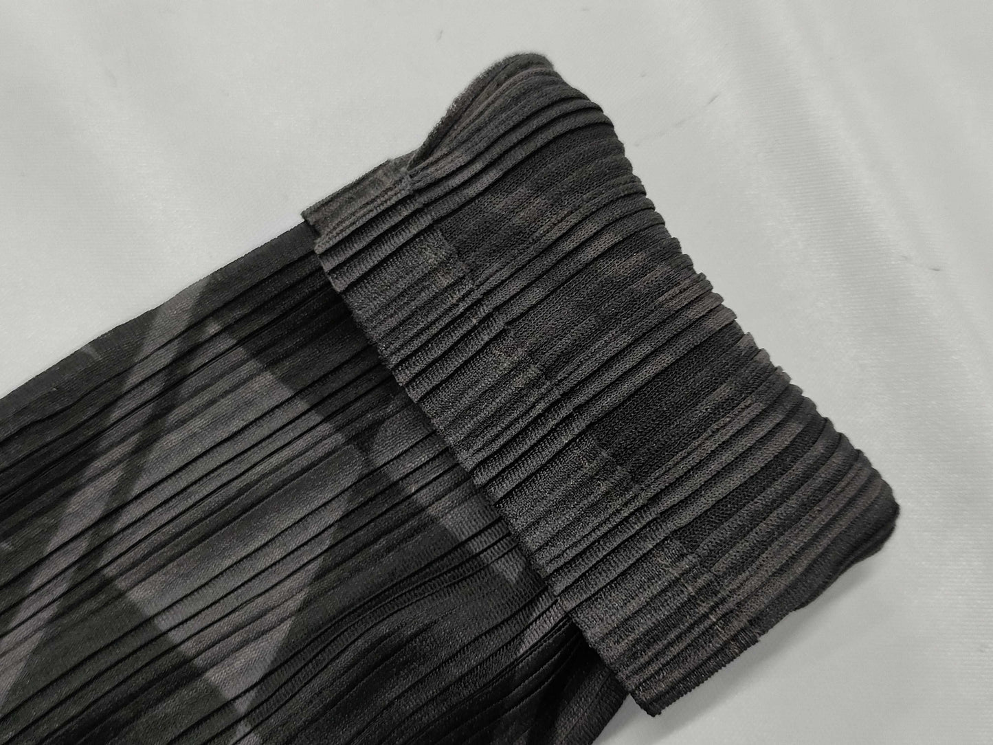 ISSEY MIYAKE Pleats Please Patterned High Neck Monotone Top
