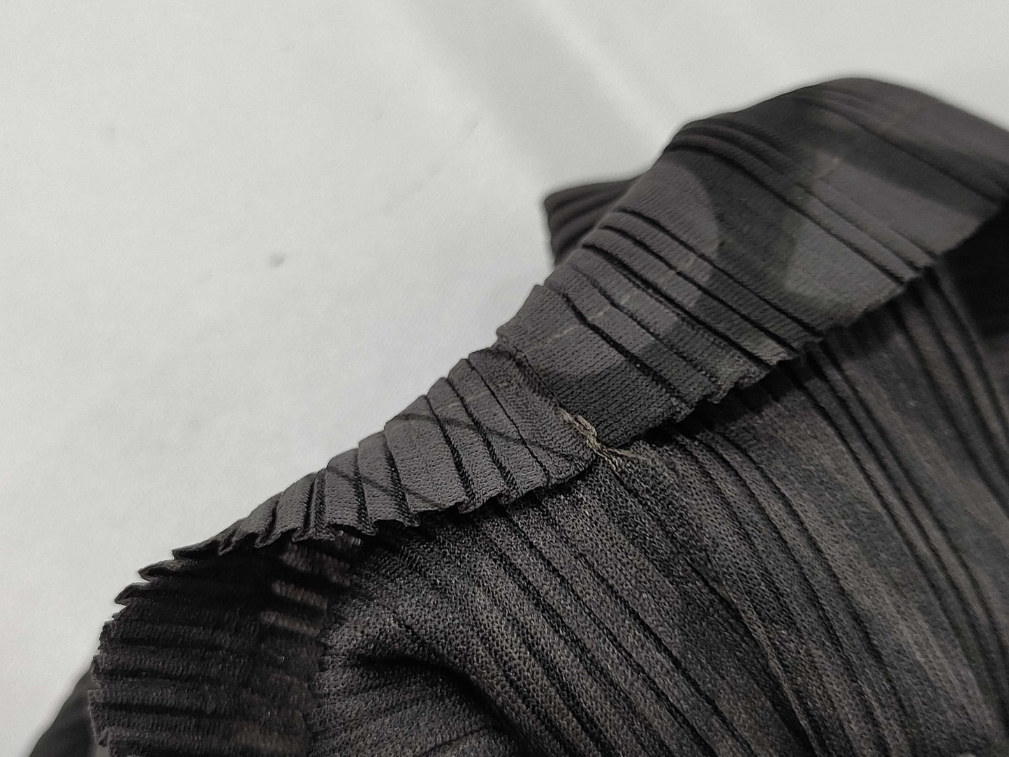 ISSEY MIYAKE Pleats Please Patterned High Neck Monotone Top