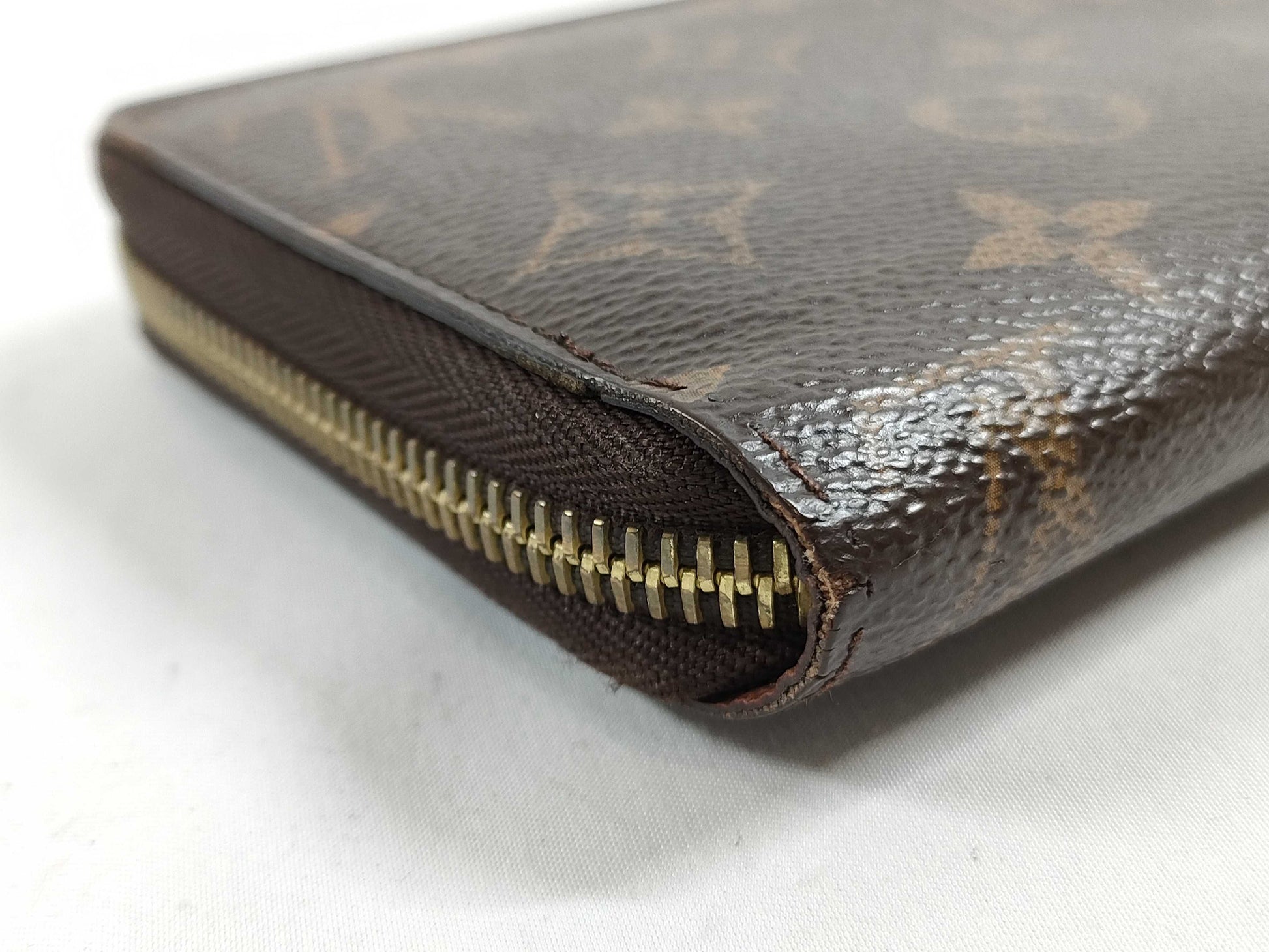 LOUIS VUITTON Monogram M60017 Zippy Wallet