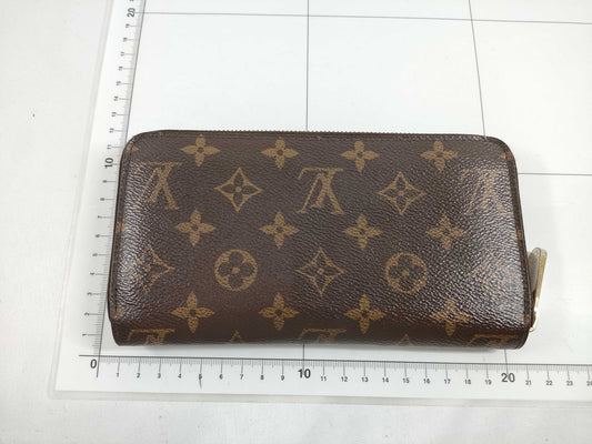LOUIS VUITTON Monogram M60017 Zippy Wallet