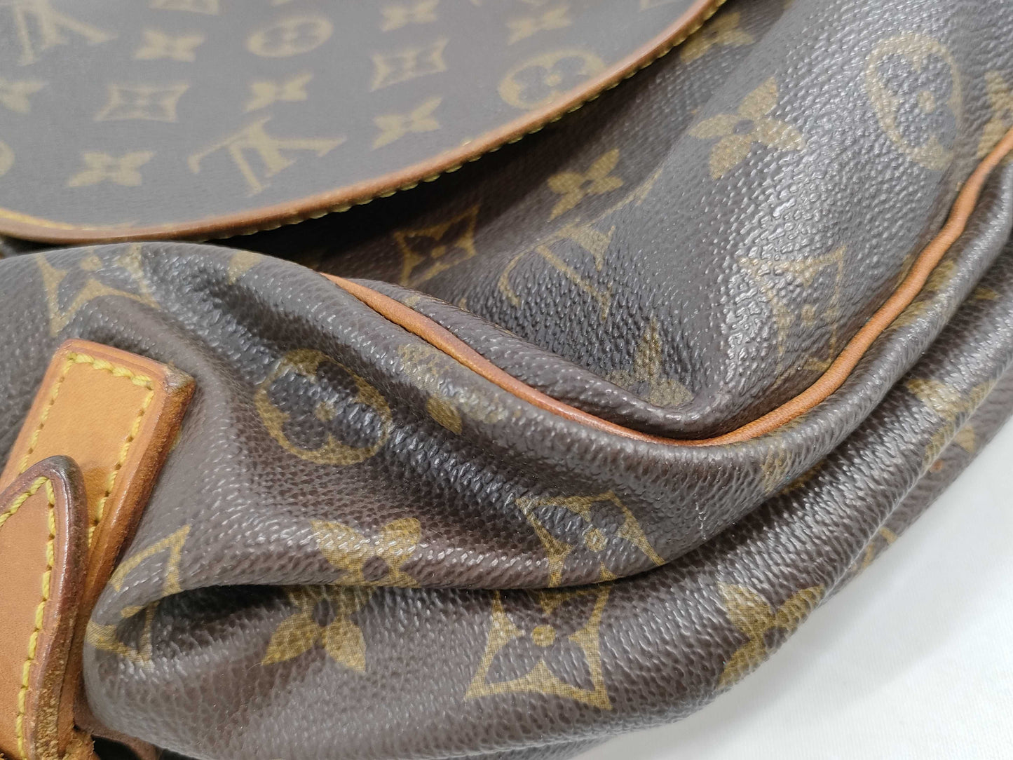 LOUIS VUITTON Monogram M42254 Saumur 35 Shoulder Bag