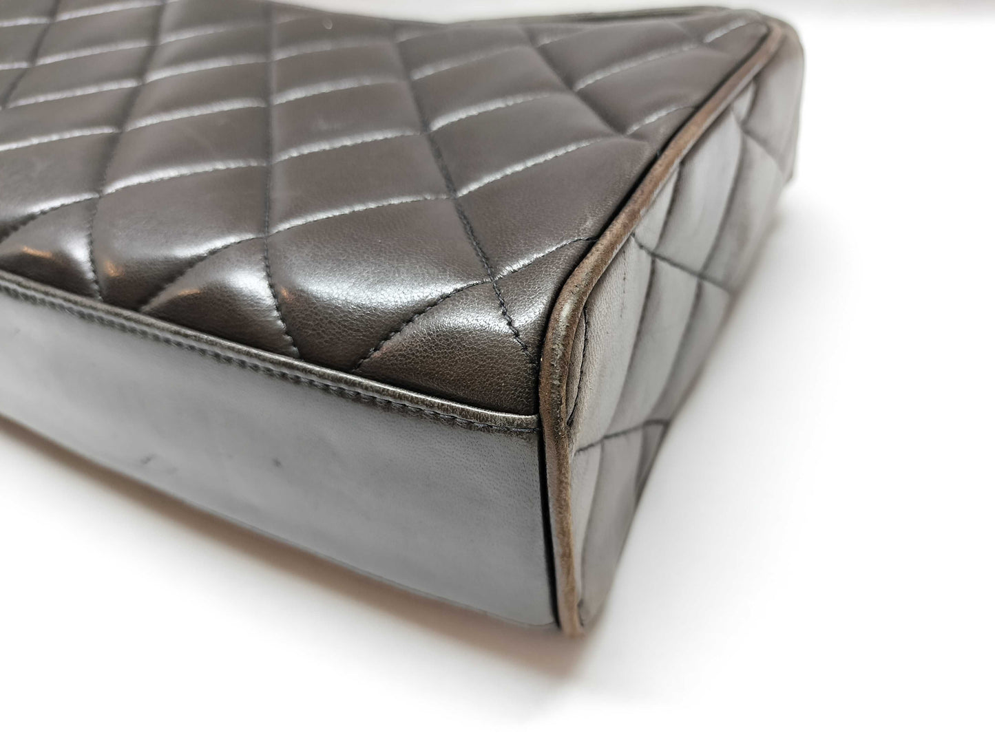 CHANEL Lambskin Matelasse Leather Shoulder Bag