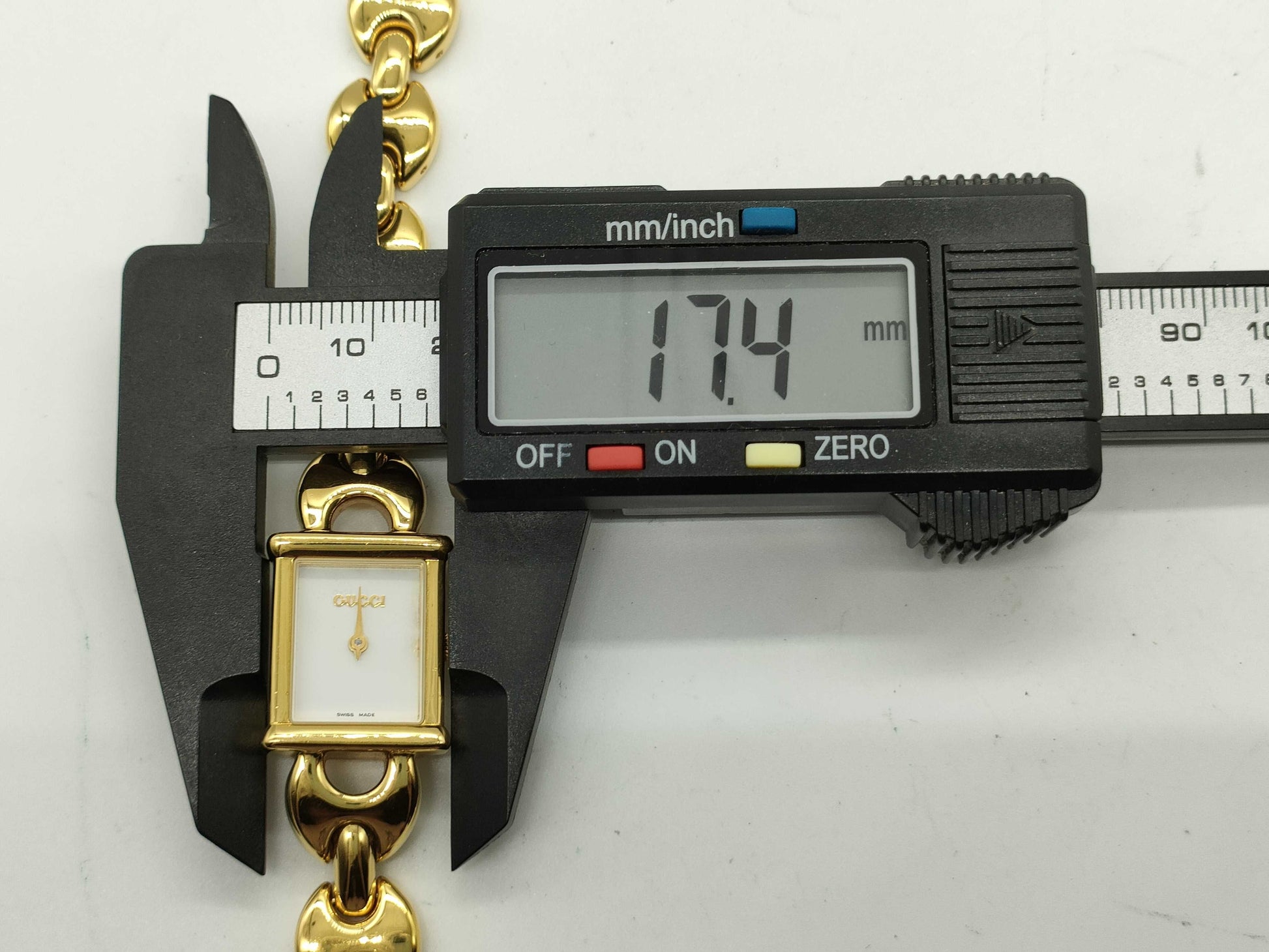 GUCCI 1800L Gold Replacement Strap Non-Moving Women's Watch