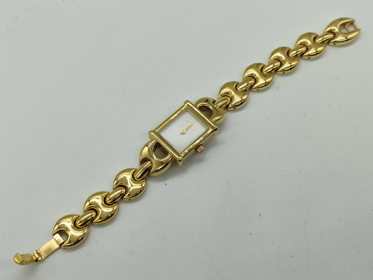 GUCCI 1800L Gold Replacement Strap Non-Moving Women's Watch