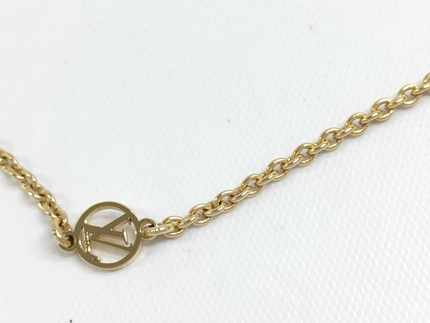 LOUIS VUITTON M00857 Essential Necklace