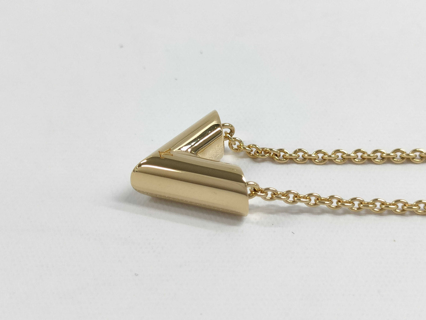 LOUIS VUITTON M00857 Essential Necklace