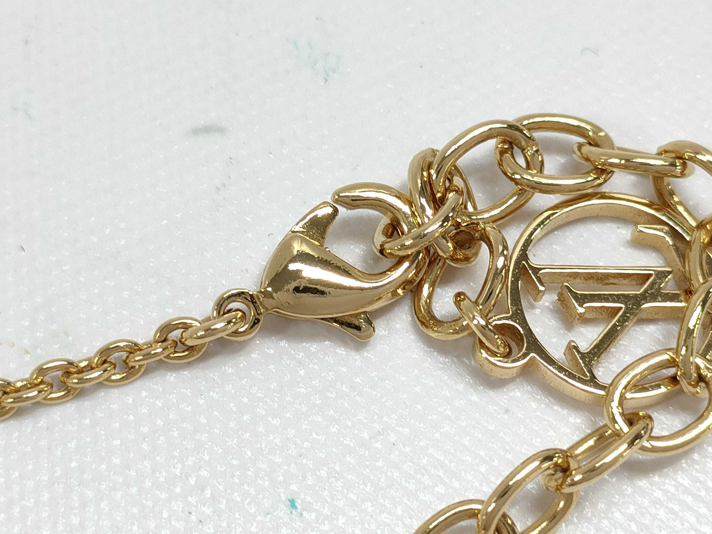 LOUIS VUITTON M00857 Essential Necklace
