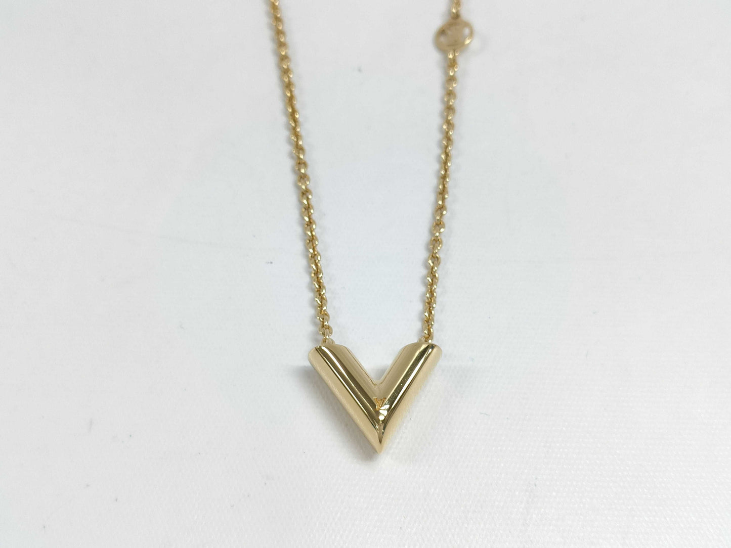 LOUIS VUITTON M00857 Essential Necklace