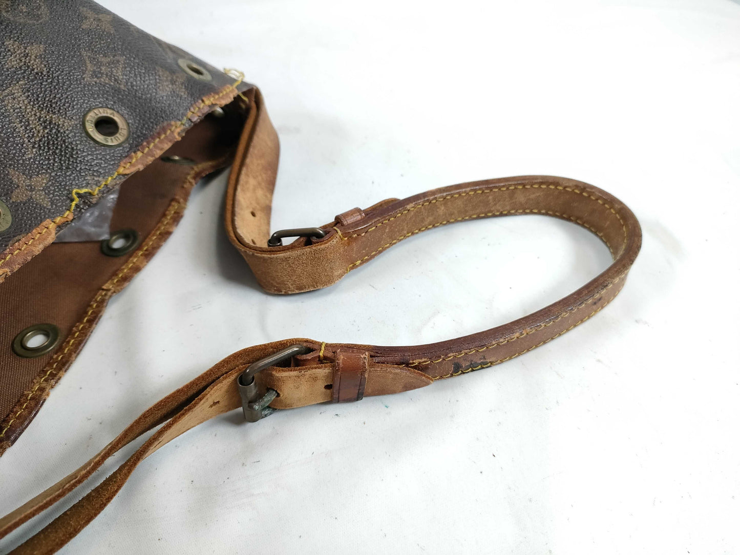 LOUIS VUITTON Monogram M42224 Noe Shoulder Bag