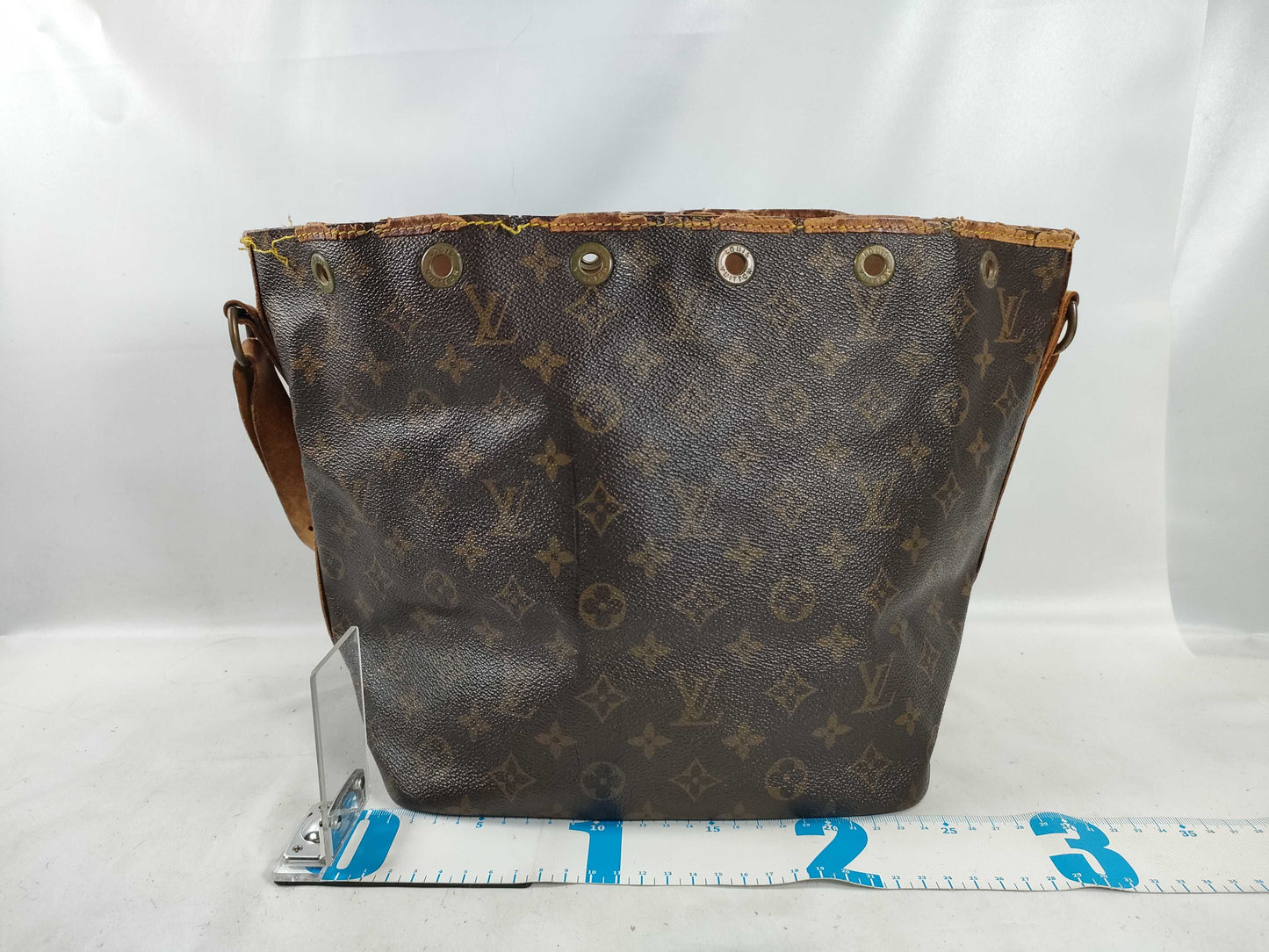 LOUIS VUITTON Monogram M42224 Noe Shoulder Bag