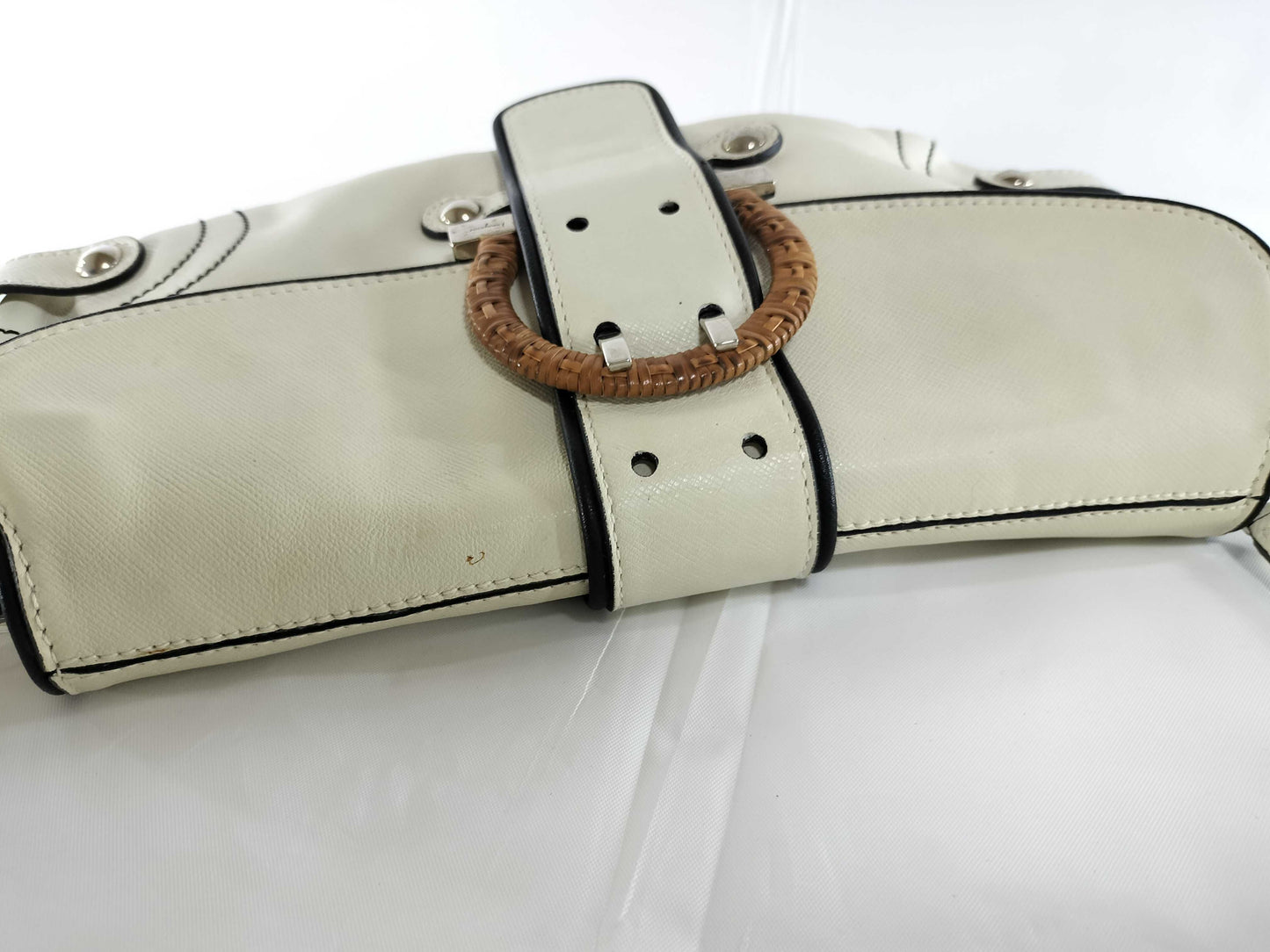 Salvatore Ferragamo Gancini One-Shoulder Bag Shoulder Bag