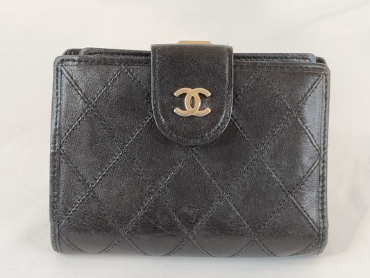 CHANEL Lambskin Matelasse Clasp Wallet