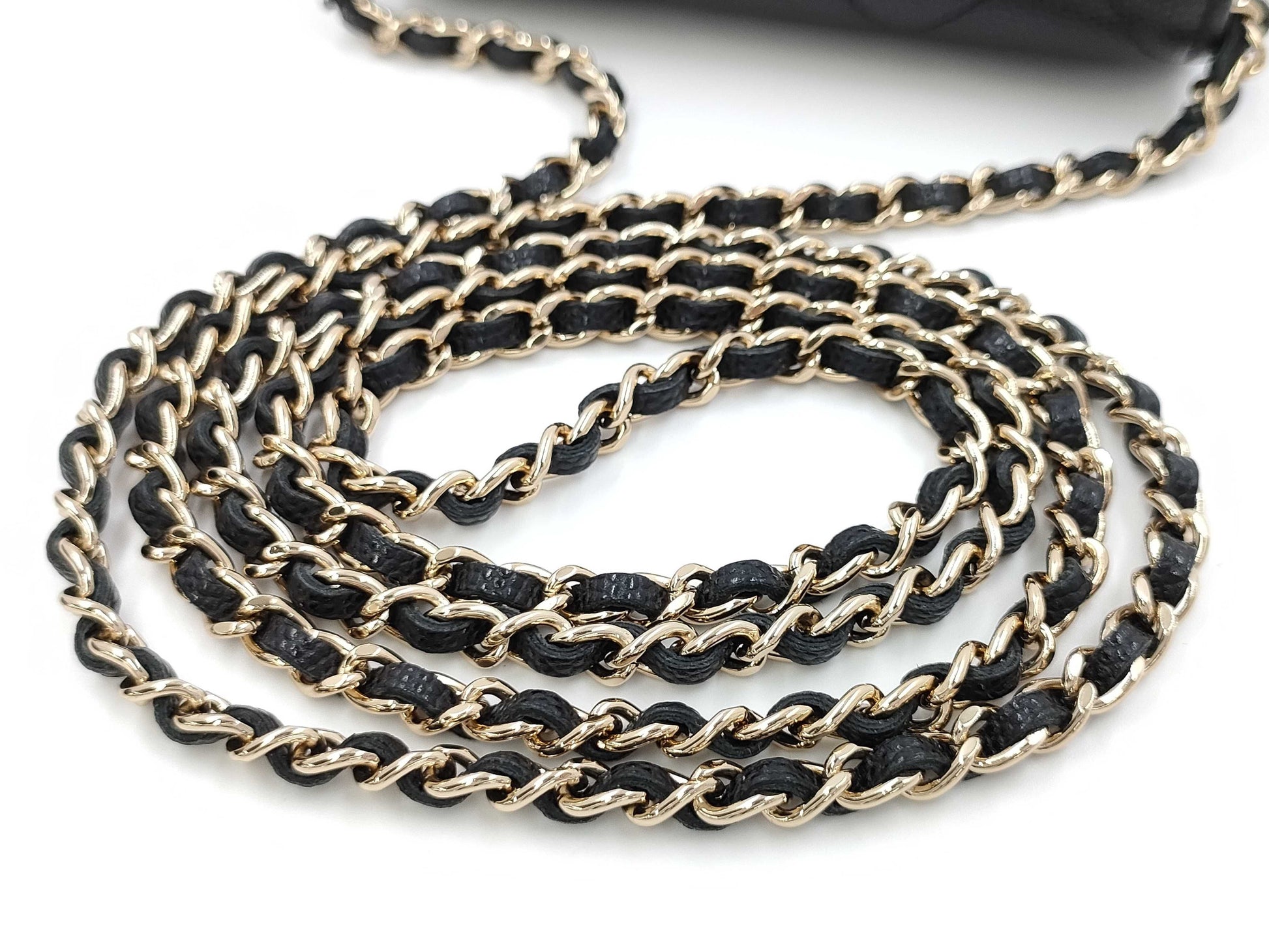 CHANEL Caviar Skin Mini Wallet Caviar Skin Chain Wallet