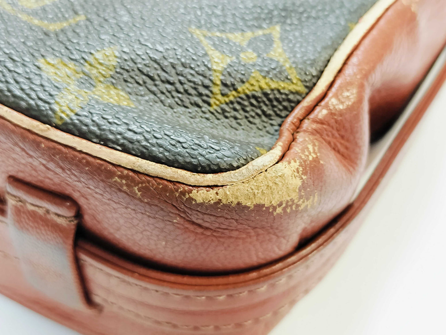 LOUIS VUITTON Monogram Sac Bandouliere Shoulder Bag