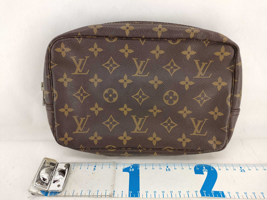 LOUIS VUITTON Monogram True Toilet 23 Second Bag