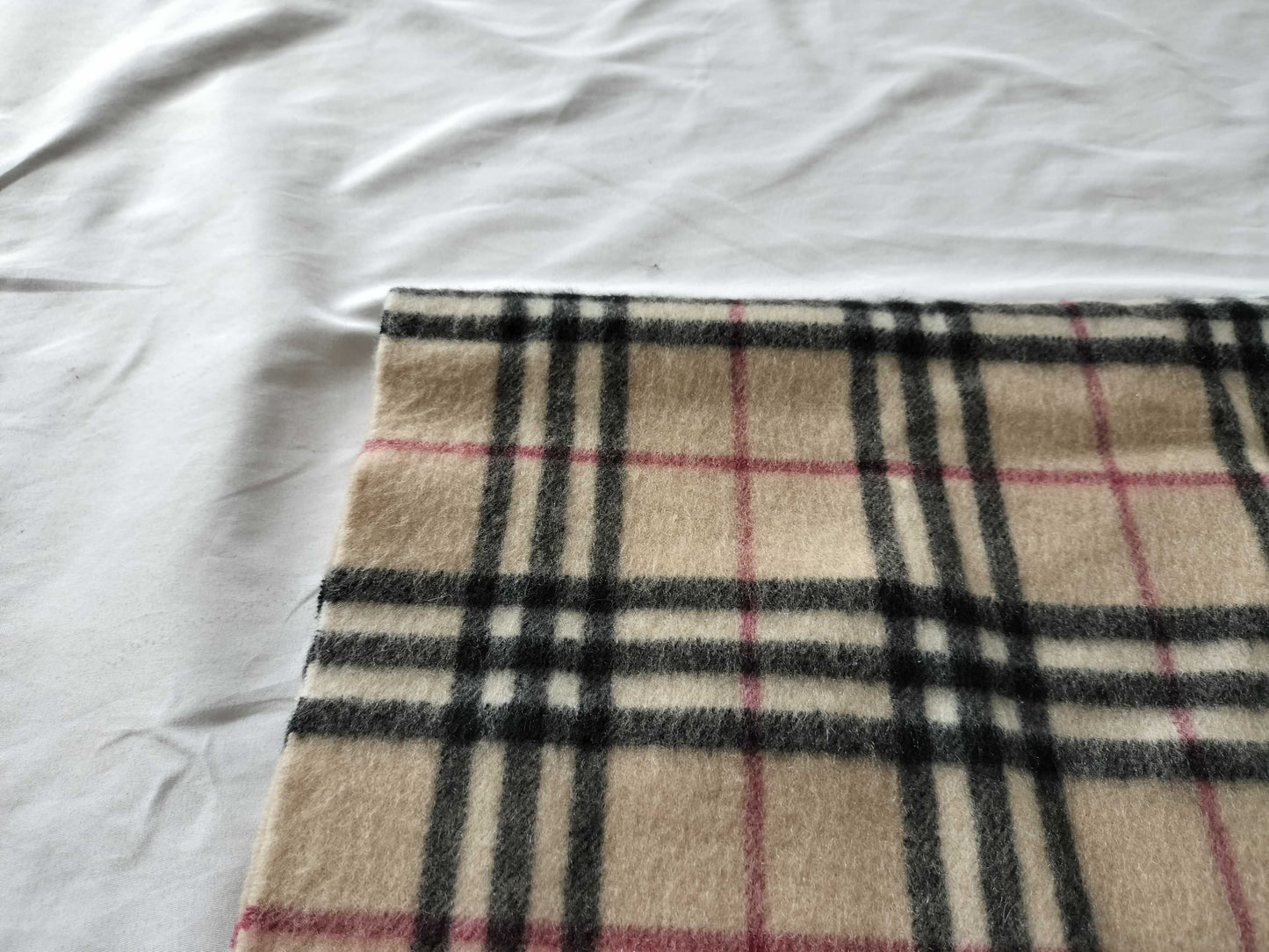 BURBERRY Cashmere Check Scarf