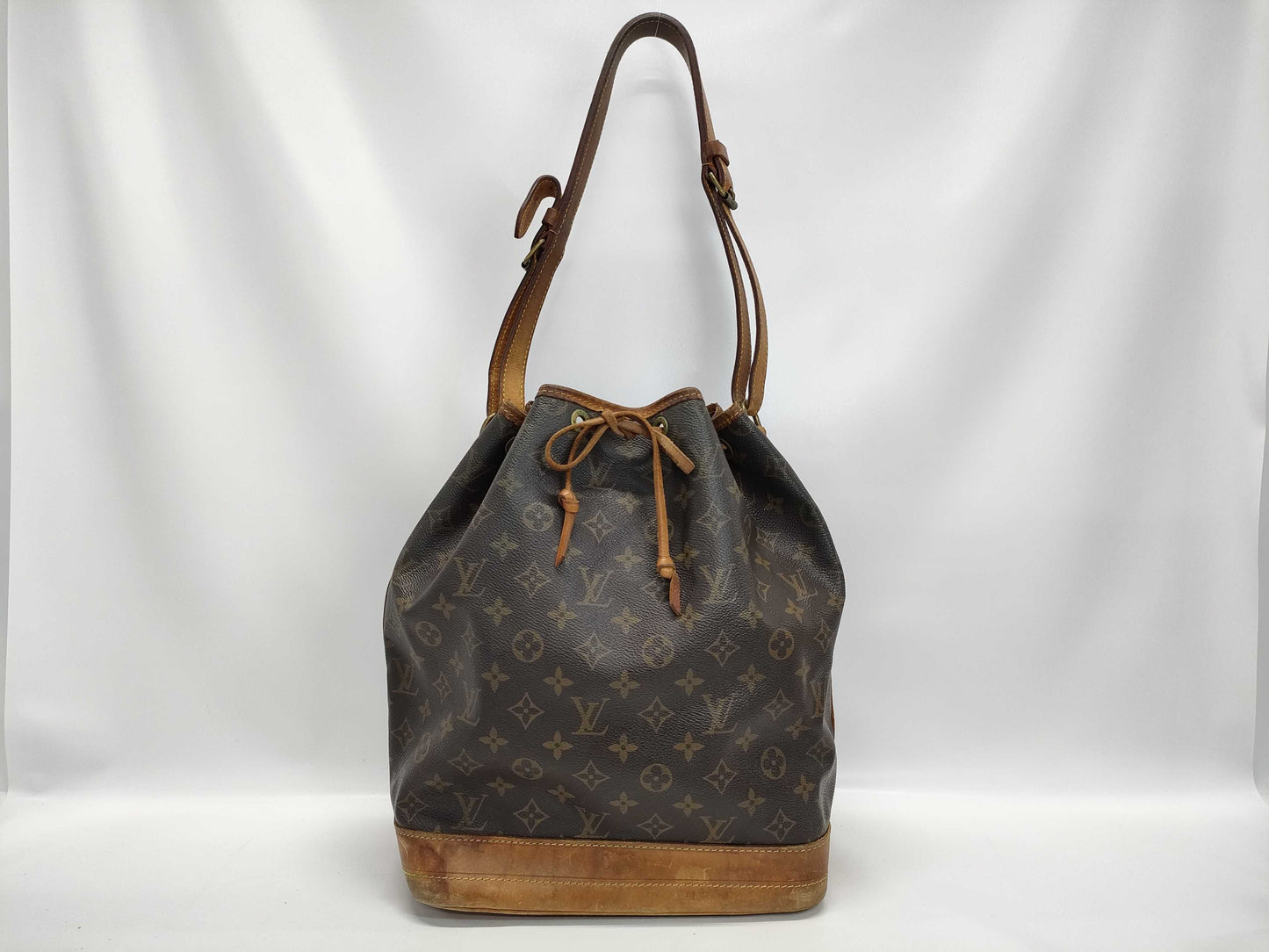 LOUIS VUITTON Monogram M42224 Noe Shoulder Bag