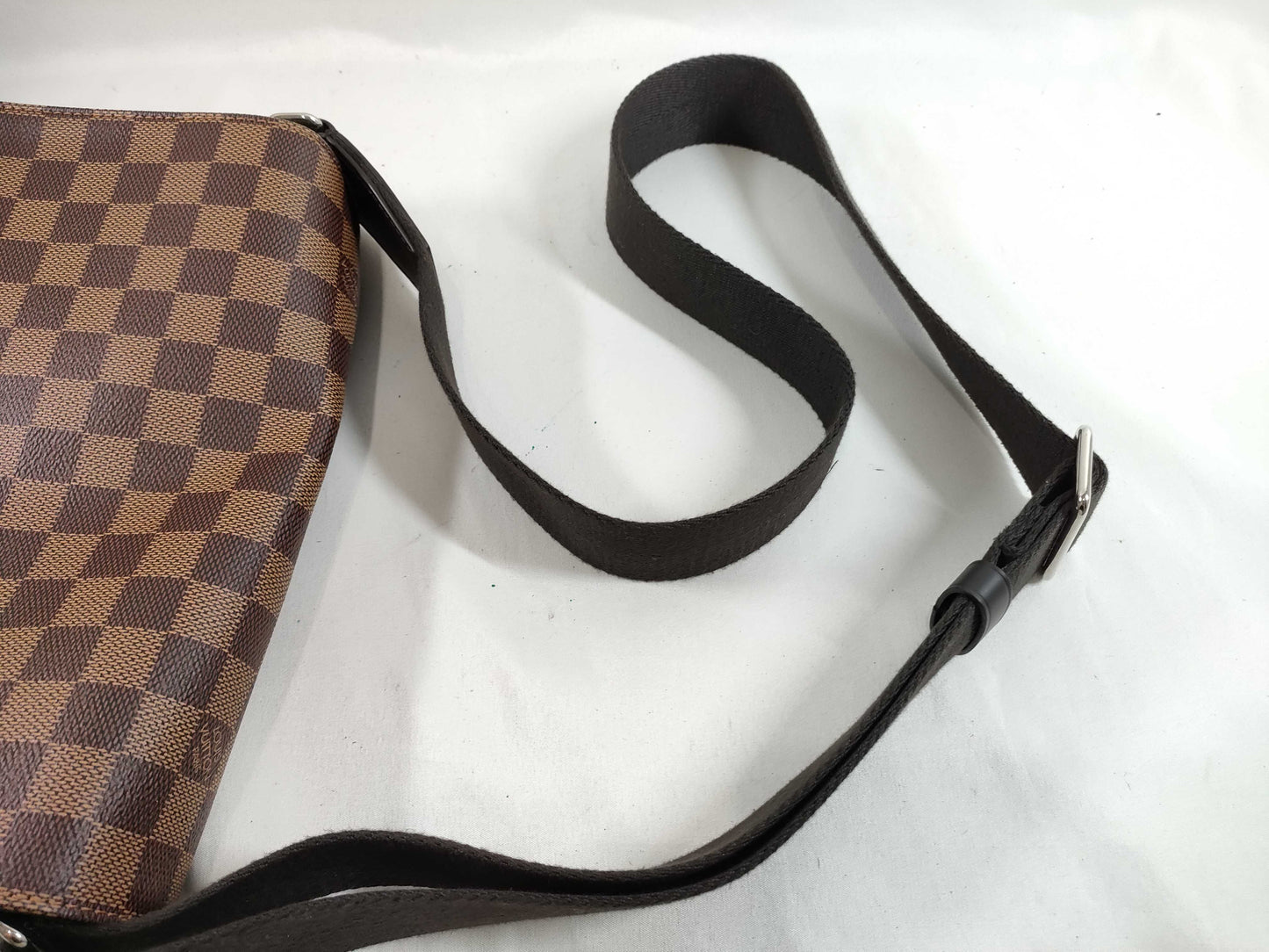 LOUIS VUITTON Damier District N41031 Shoulder Bag