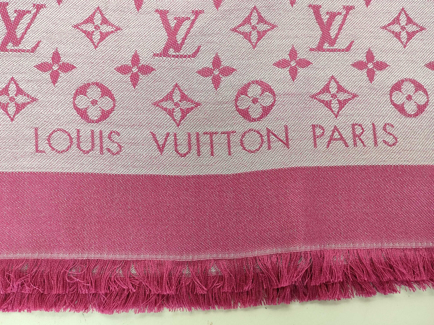 LOUIS VUITTON Monogram M70273 Monogram Shawl Stole Other Apparel