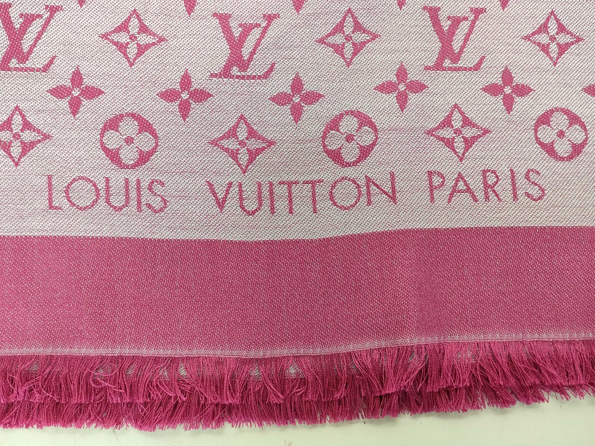 LOUIS VUITTON Monogram M70273 Monogram Shawl Stole Other Apparel