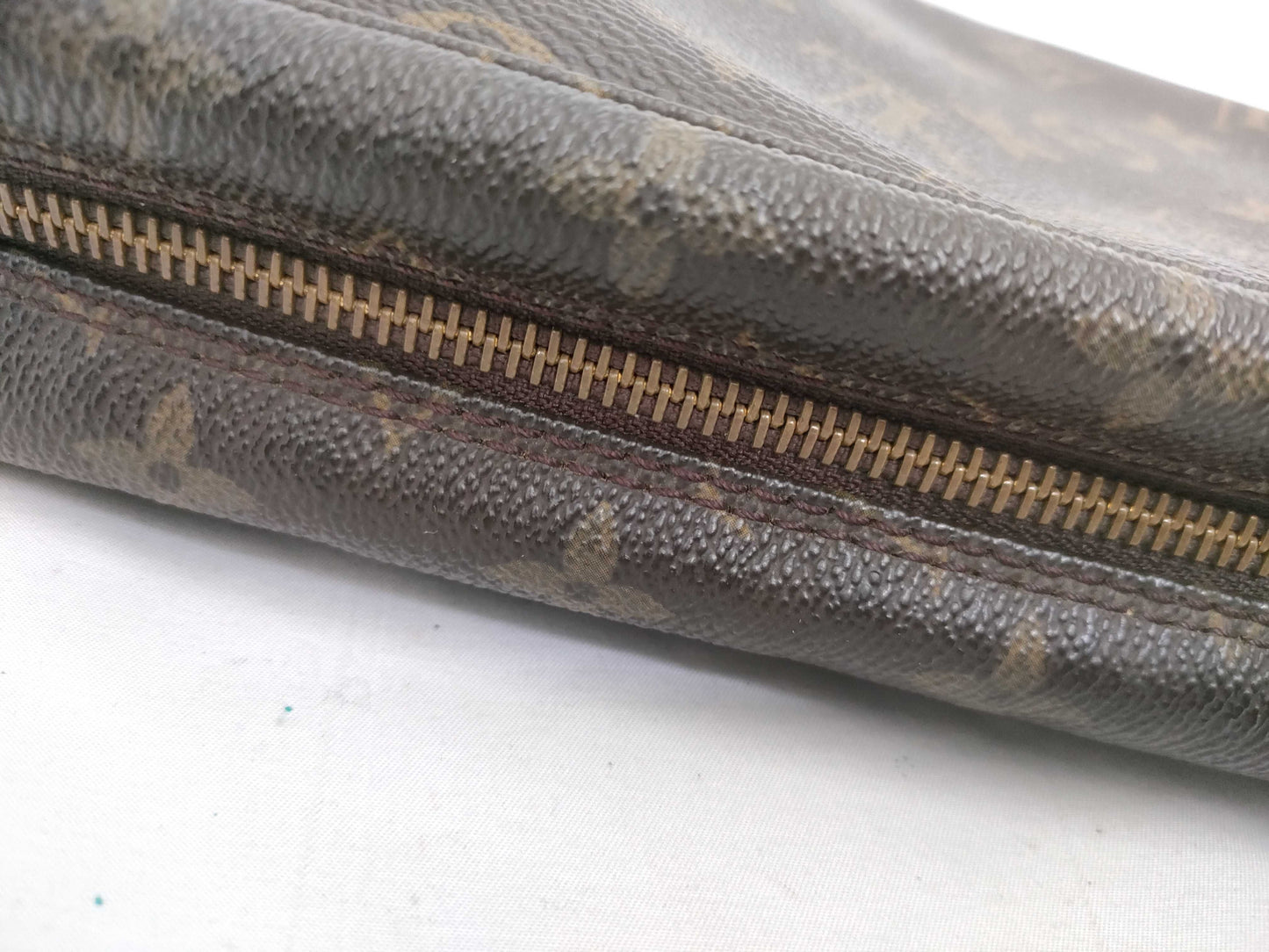 LOUIS VUITTON Monogram True Toilet 23 Second Bag