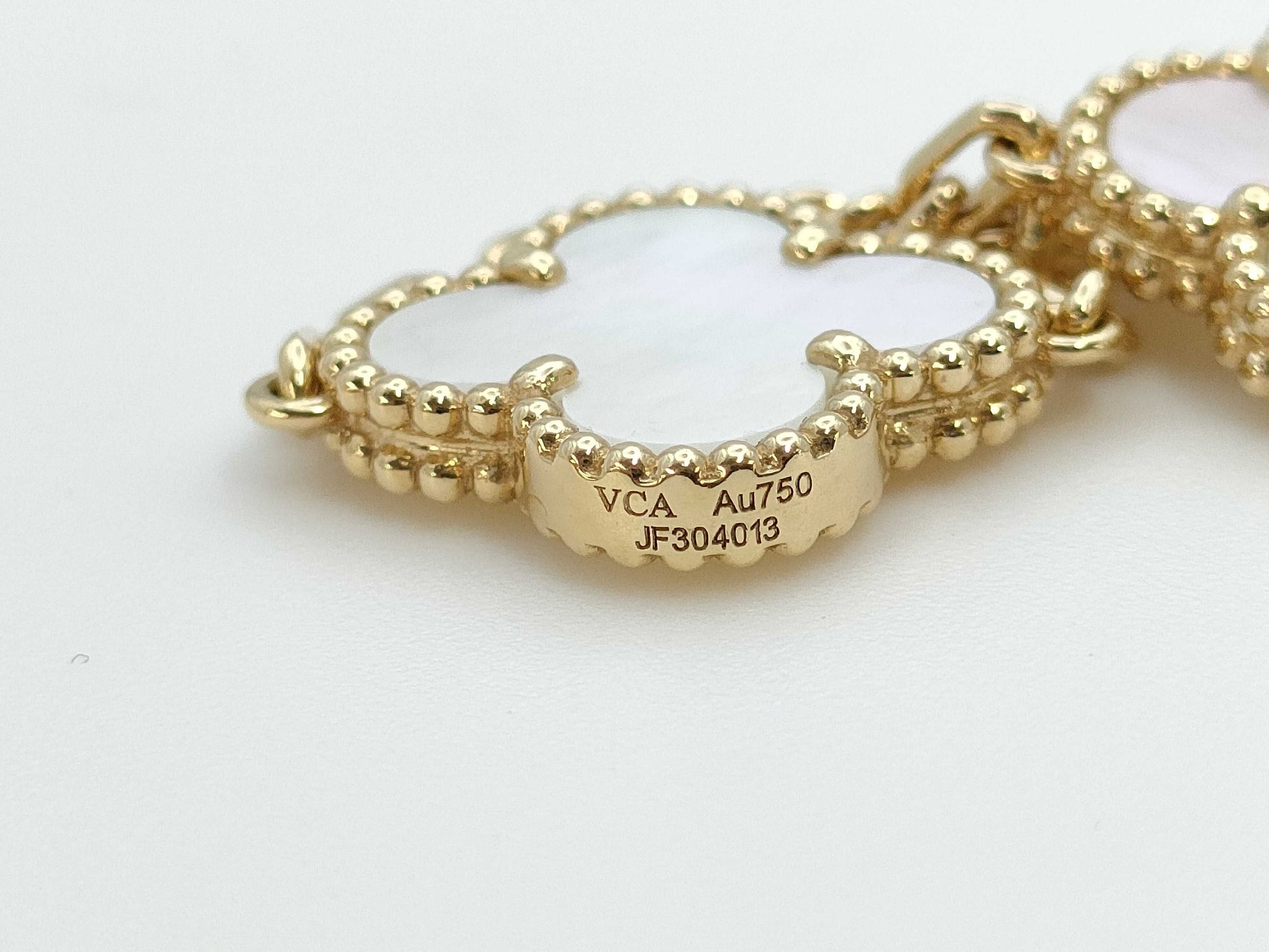 Van Cleef&Arpels Vintage Alhambra Shell 10P YG AU750 25.2g Necklace