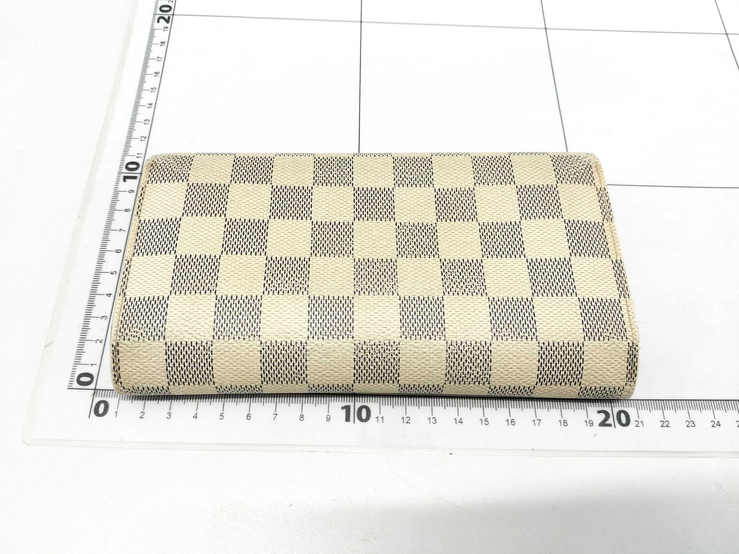 LOUIS VUITTON Azur Portefeuille International Wallet