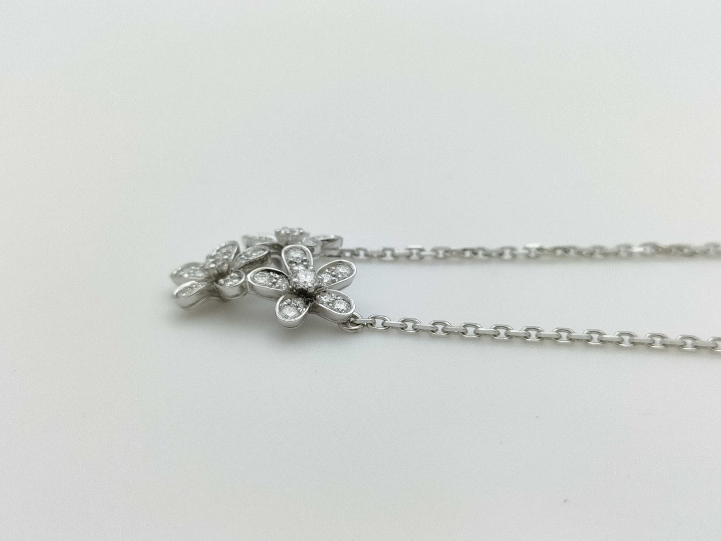 Van Cleef&Arpels Socrates Triple Diamond WG AU750 7.2g Necklace