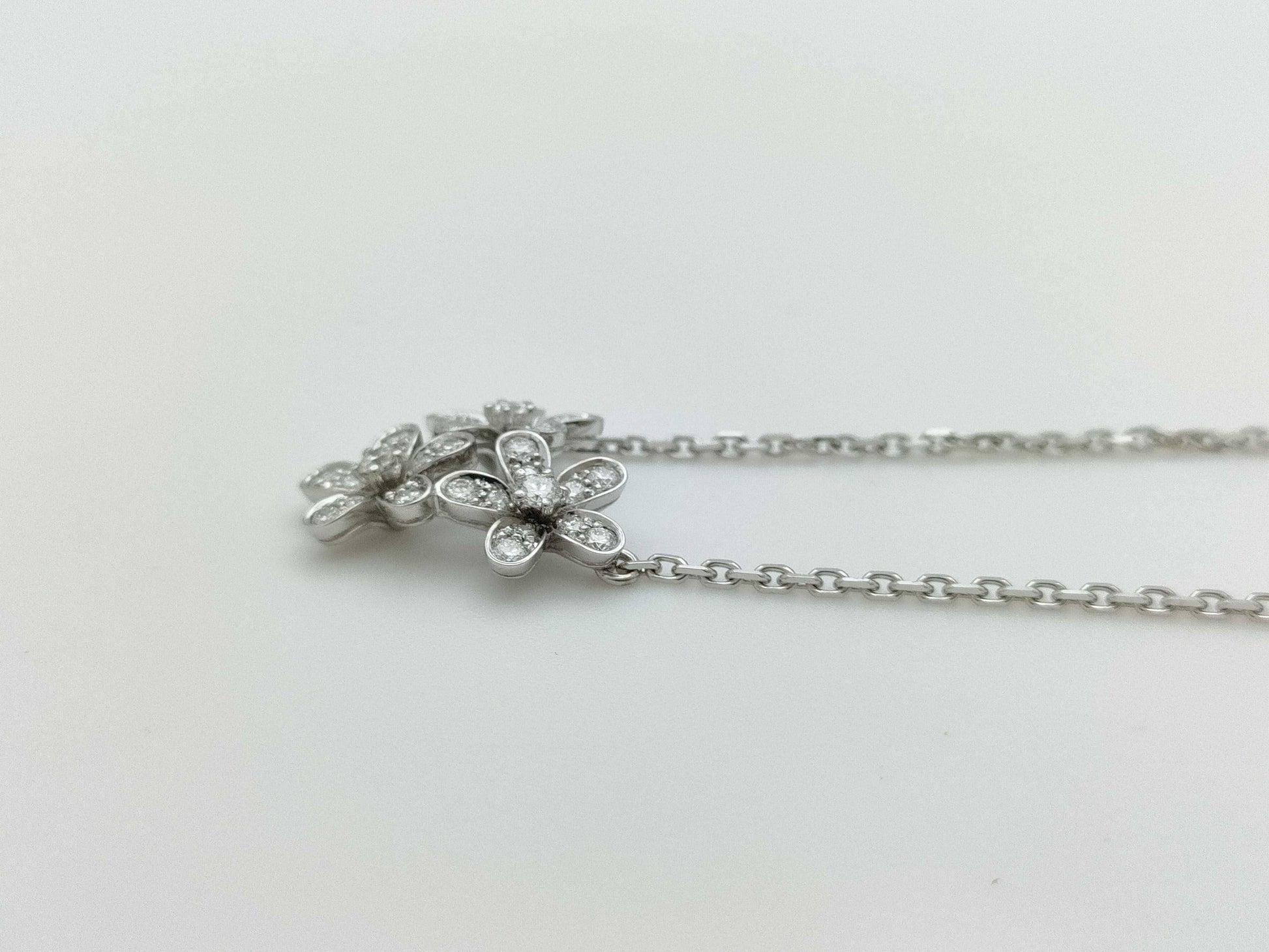 Van Cleef&Arpels Socrates Triple Diamond WG AU750 7.2g Necklace