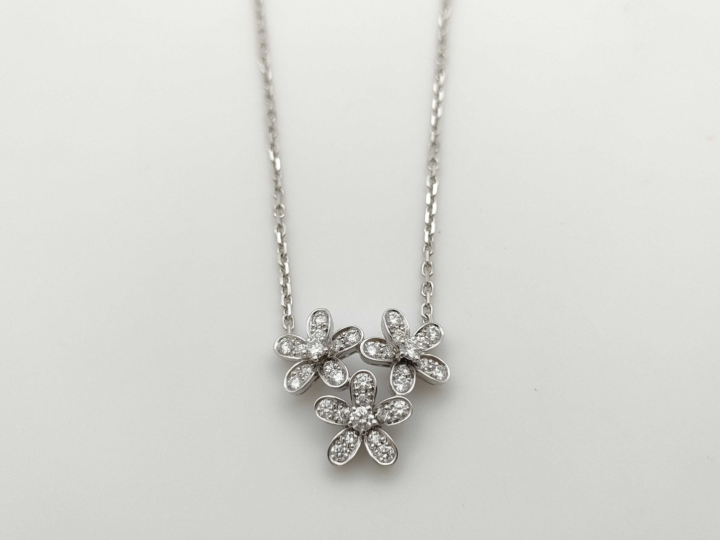 Van Cleef&Arpels Socrates Triple Diamond WG AU750 7.2g Necklace
