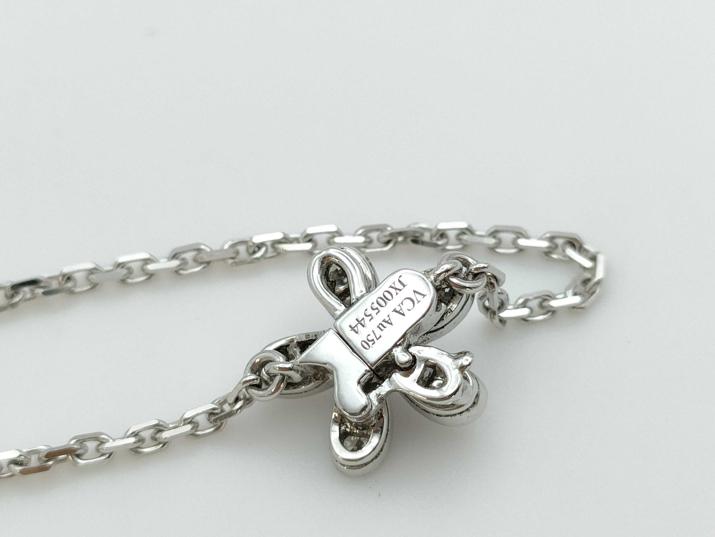 Van Cleef&Arpels Socrates Triple Diamond WG AU750 7.2g Necklace
