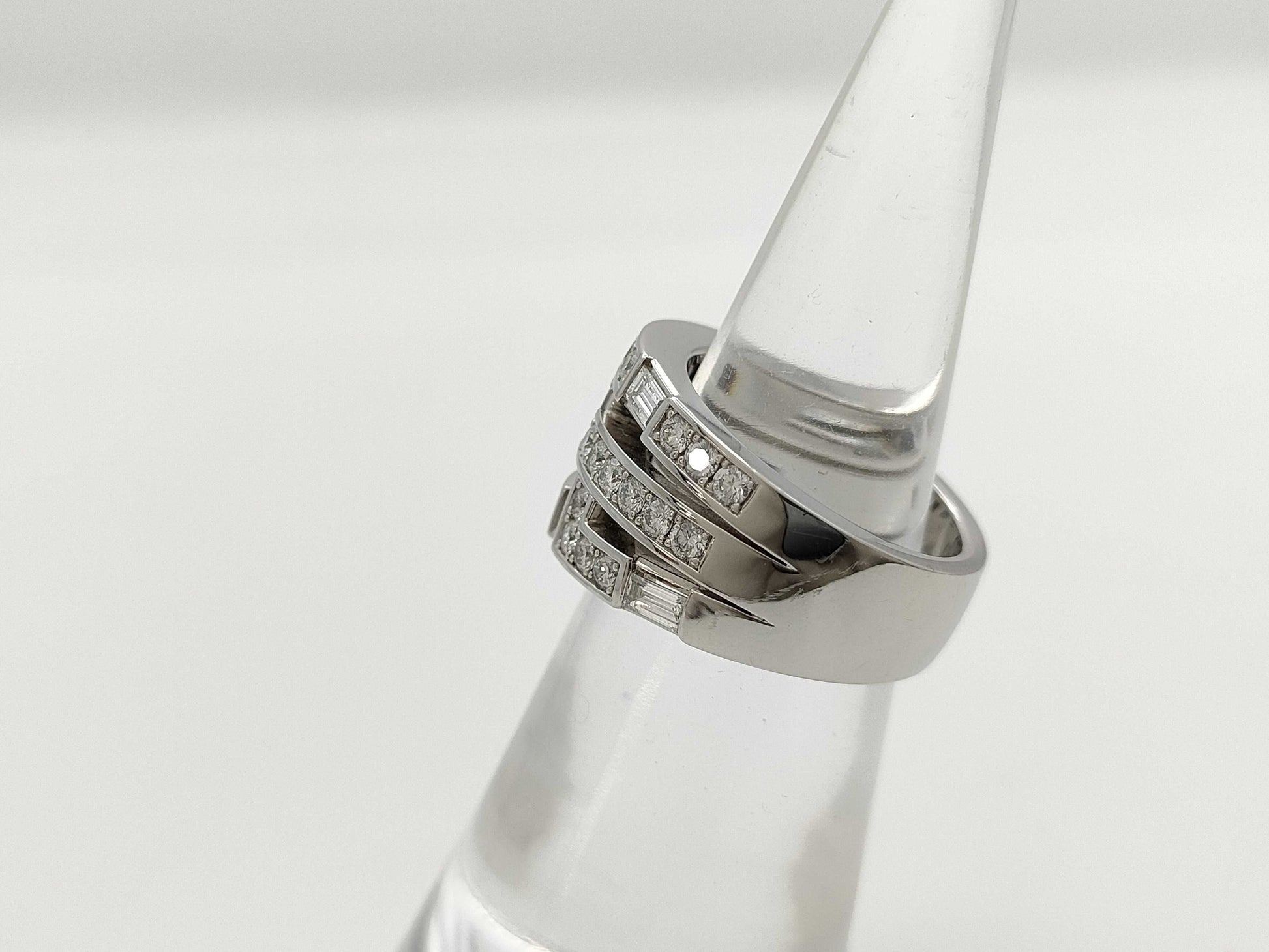HARRY WINSTON Traffic Accent WG AU750 16.1g Ring