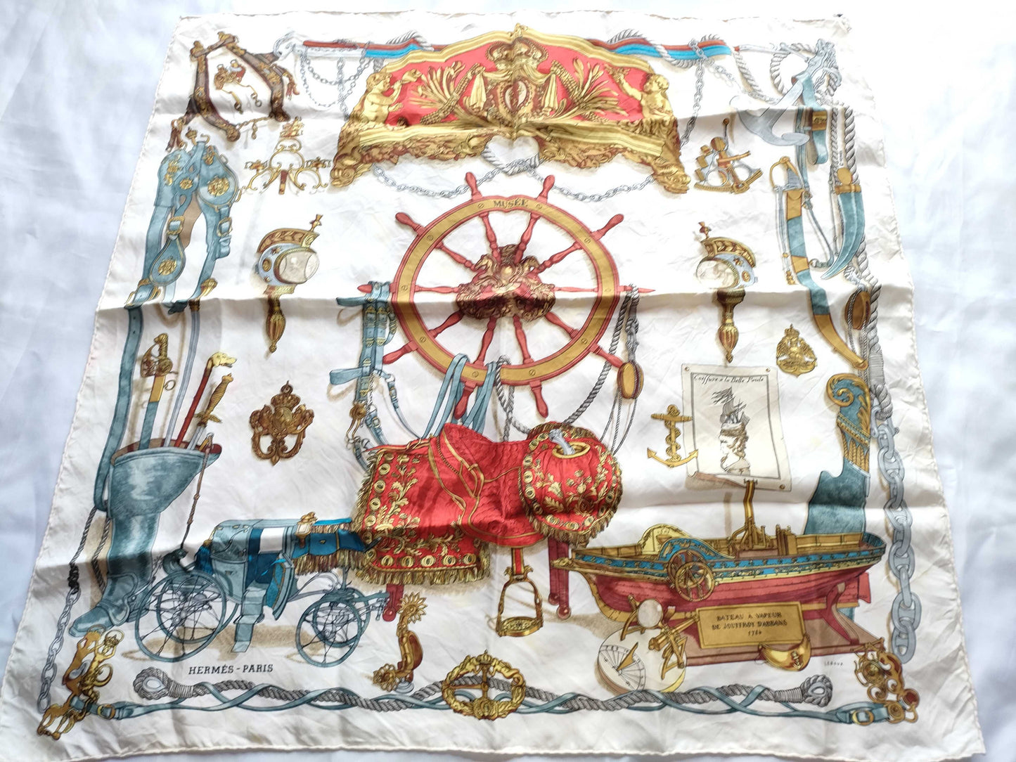 HERMES Carré MUSEUM 65cm Scarf