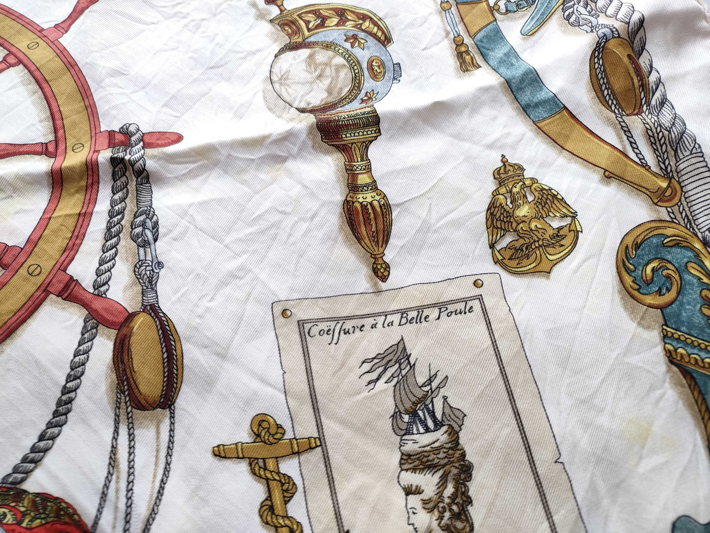 HERMES Carré MUSEUM 65cm Scarf
