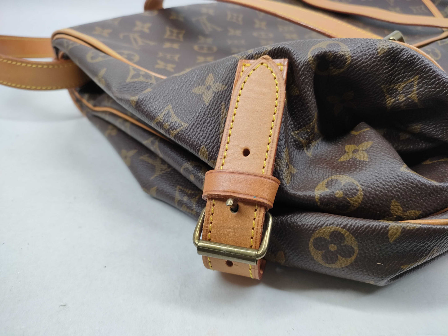 LOUIS VUITTON Monogram M42252 Saumur 43 Shoulder Bag