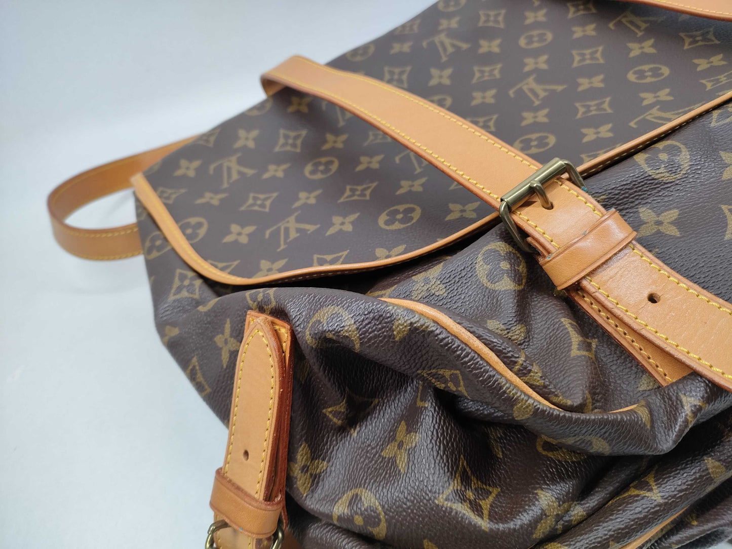 LOUIS VUITTON Monogram M42252 Saumur 43 Shoulder Bag