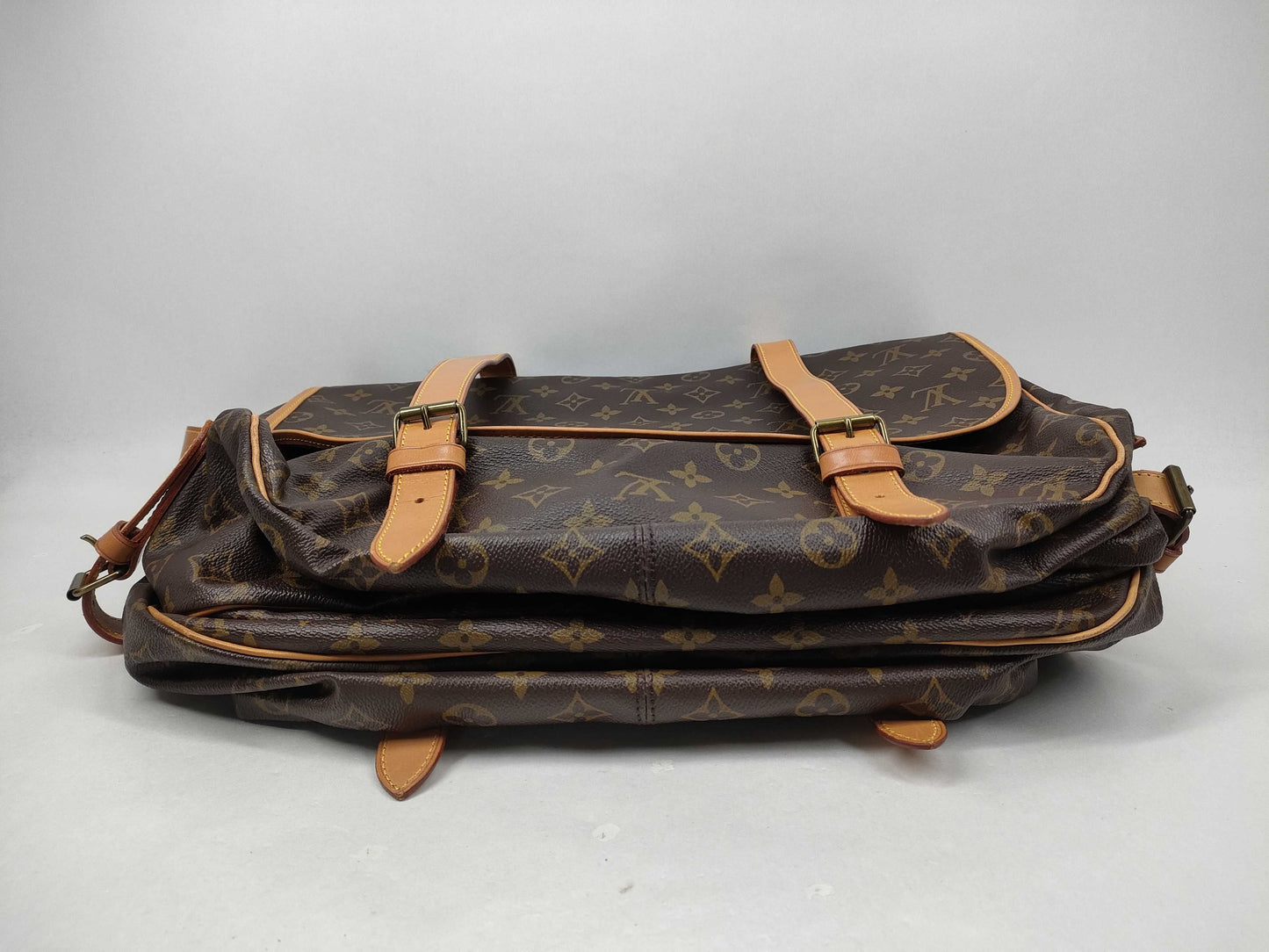 LOUIS VUITTON Monogram M42252 Saumur 43 Shoulder Bag