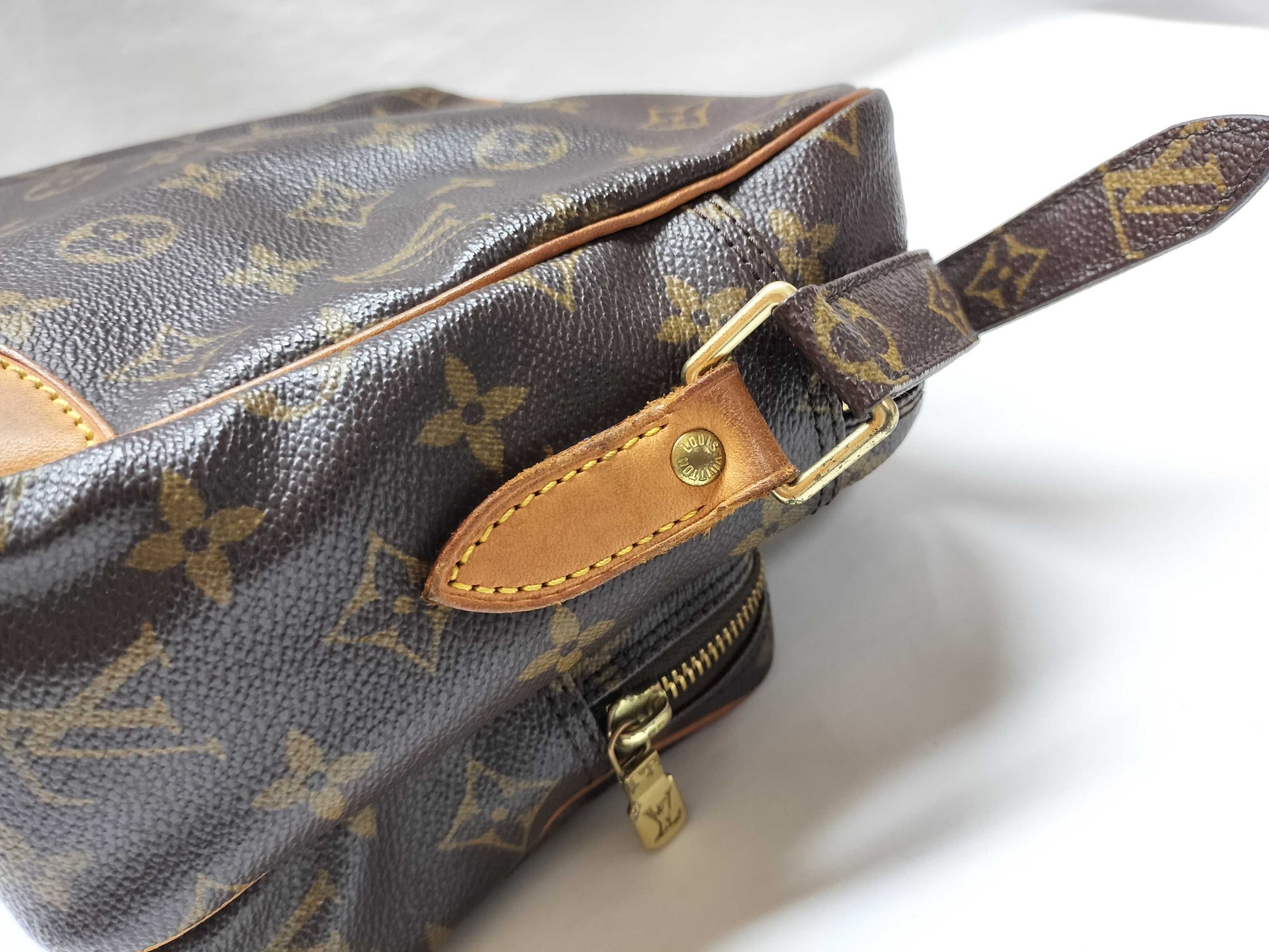 LOUIS VUITTON Monogram M45244 Nile Shoulder Bag