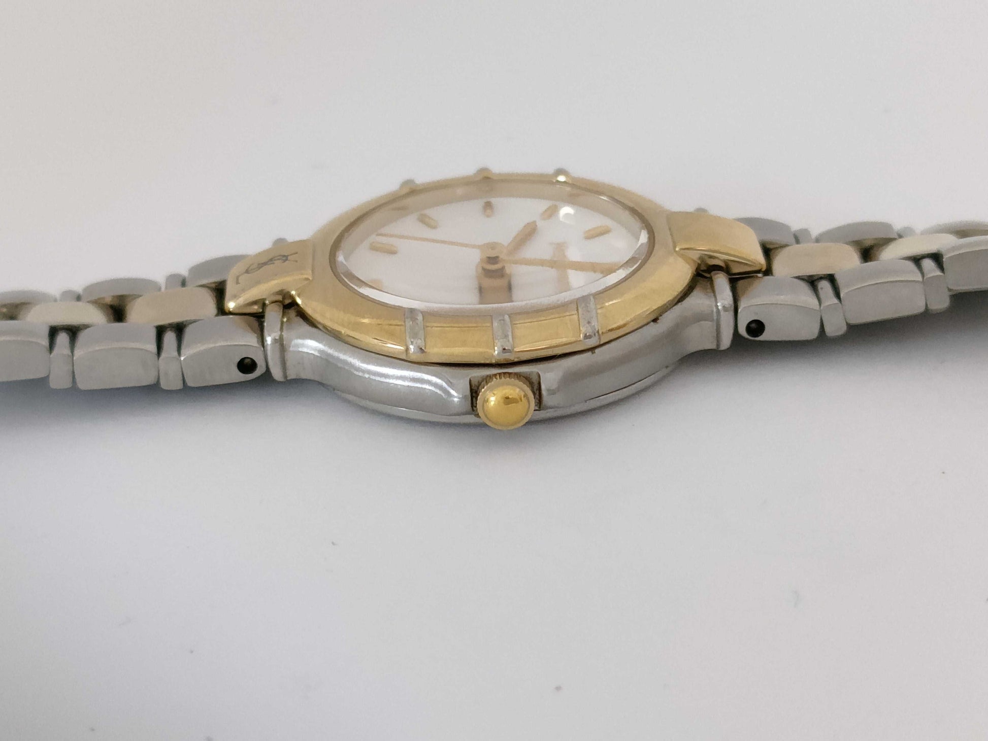 Yves Saint Laurent 4630-E63476Y White Women's Watch, Unworked