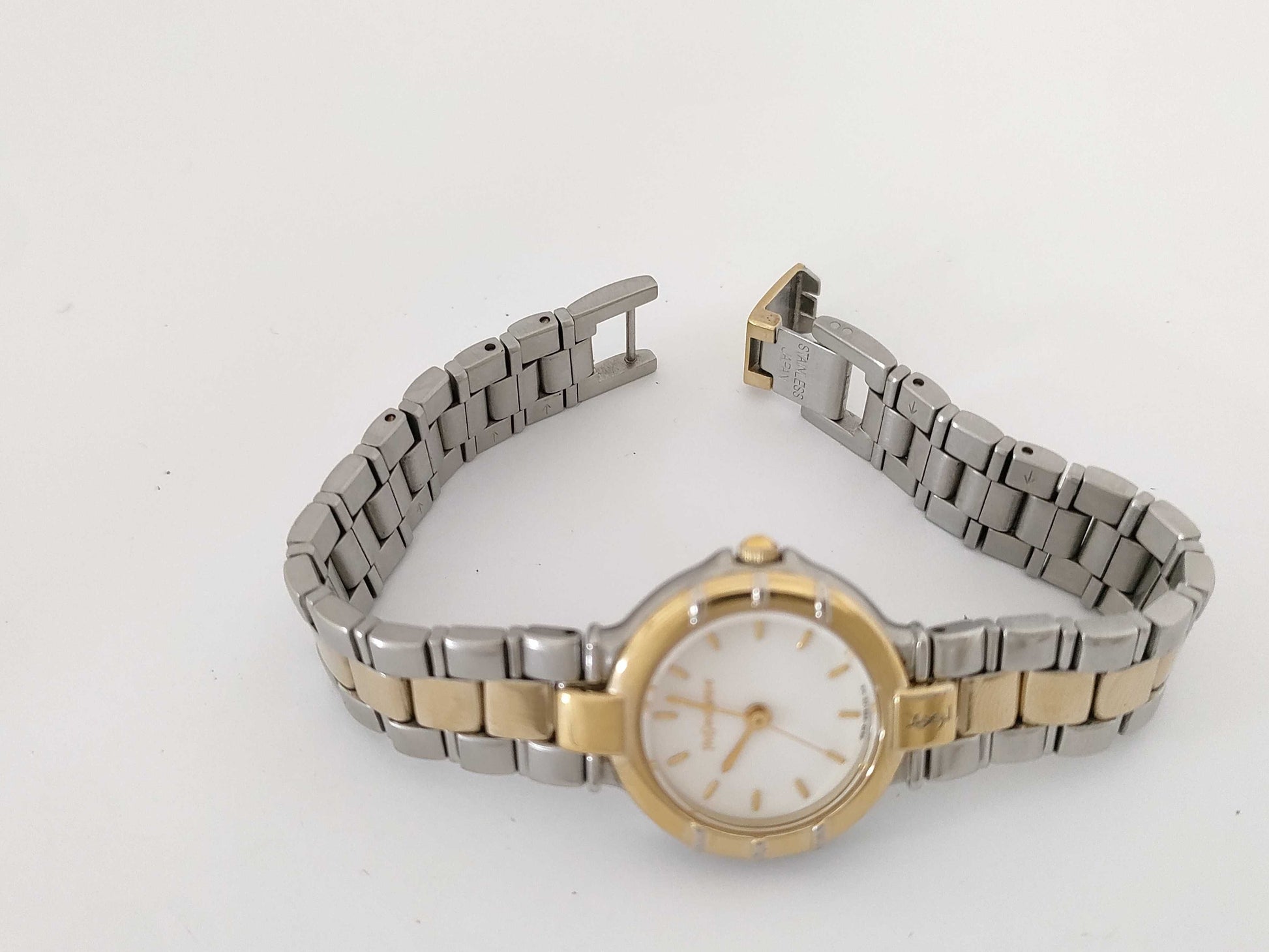 Yves Saint Laurent 4630-E63476Y White Women's Watch, Unworked